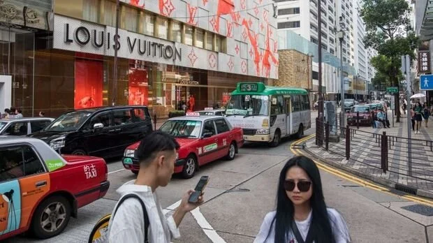 LVMH’s April 2025 Earnings Shock and the China Luxury Slowdown