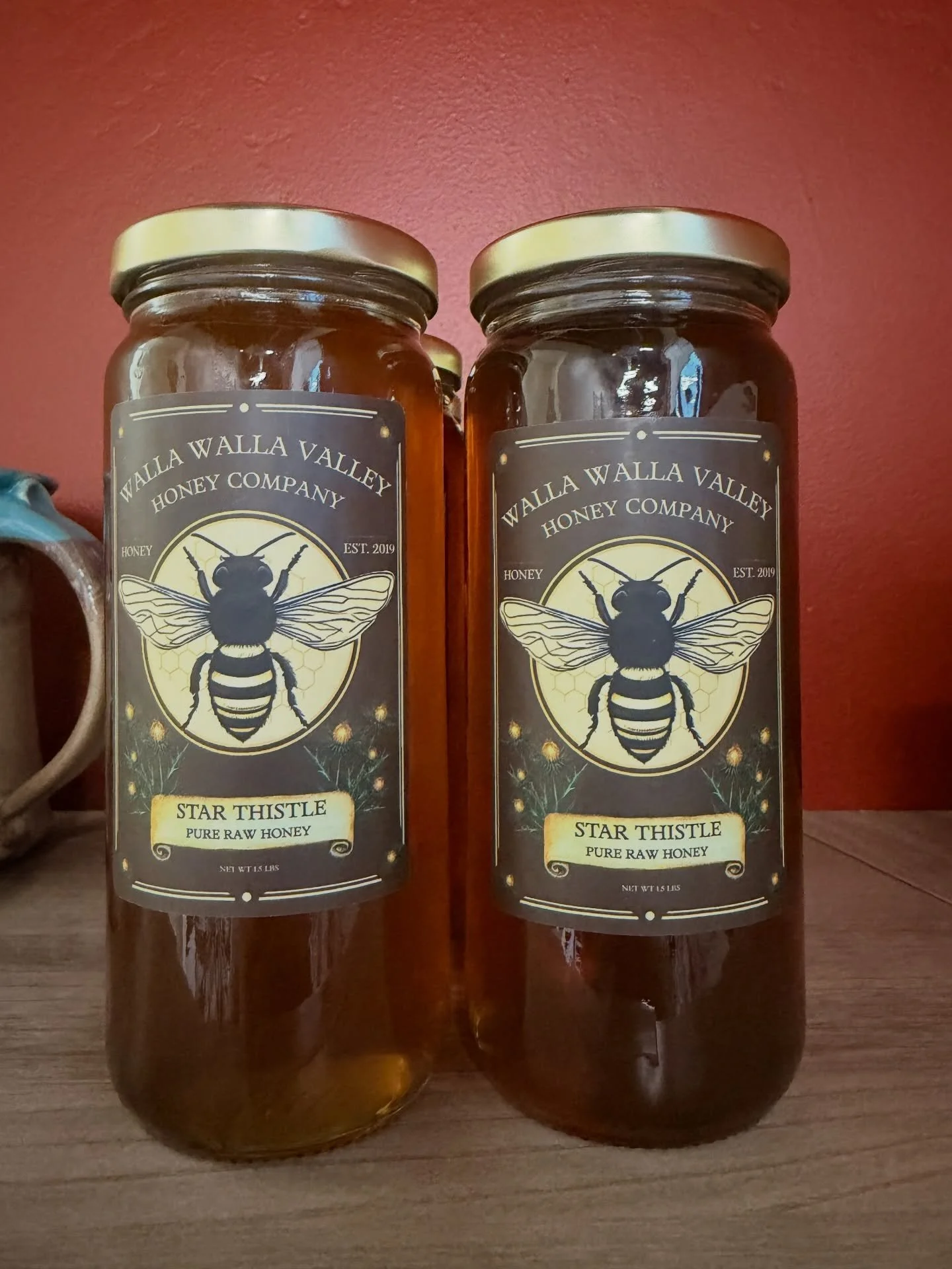 New local honey available thanks to Walla Walla Valley Honey company! These jars are 1.5lbs of star thistle honey and only $11 each. Limited stock so grab them before they&rsquo;re gone 🐝

#downtownwallawalla #honey #cafe #bakery #local
