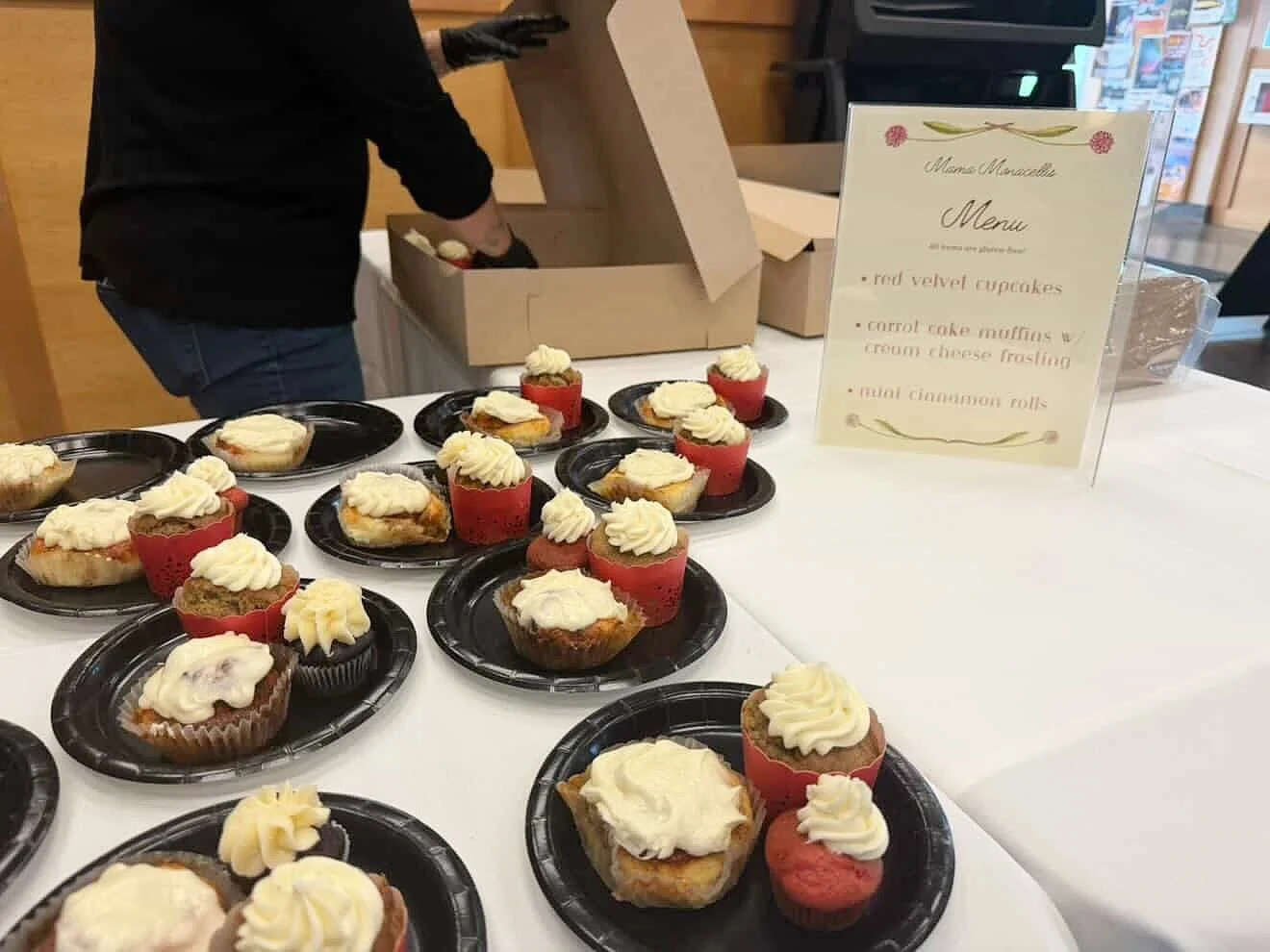 Thank you to @wallawallauniversity @wallawallaudining for hosting us! We passed out over 350 mini samples of our 100% dedicated gluten free delights this Tuesday 😋 
This school is turning out some amazingly polite students and we loved seeing people