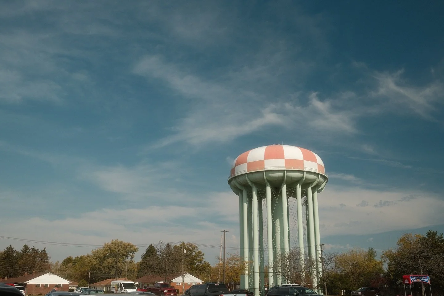 Water tower at Water Tower Square, North Olmstead
Couple of test shots with the new gear
#northolmstead #watertower #ohio #sooc #fujirecipe #clevelandphotographer #forestcitycollective