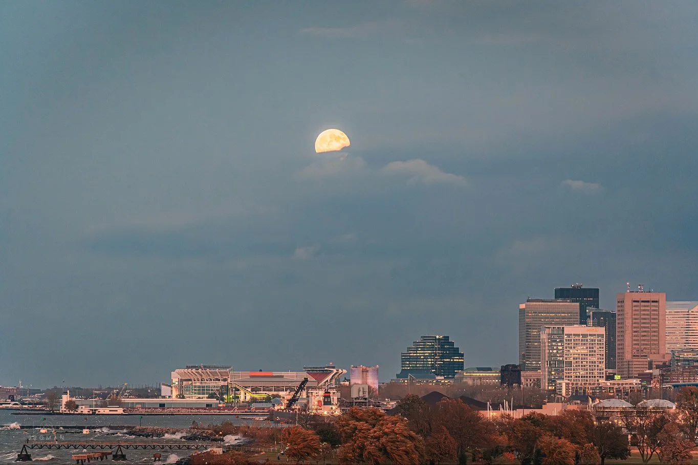Second night of the Super Beaver Moon 2025. 
What started as a very rainy and cloudy night thankfully ended with some parting clouds.