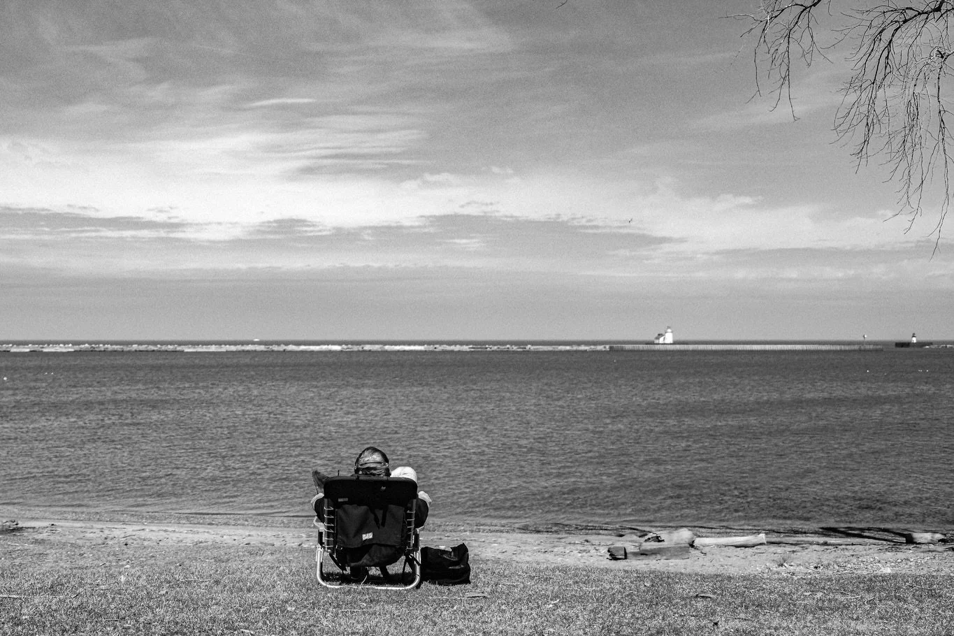 People and pups at the park
#blackandwhite #monochrome #wendypark #thelandunfiltered #forestcitycollective