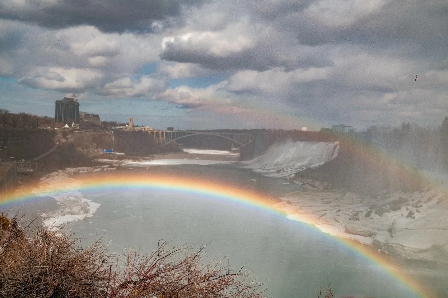 Double rainbow
#niagarafalls #canada #rainbow #ontario #fujifilmx100vi