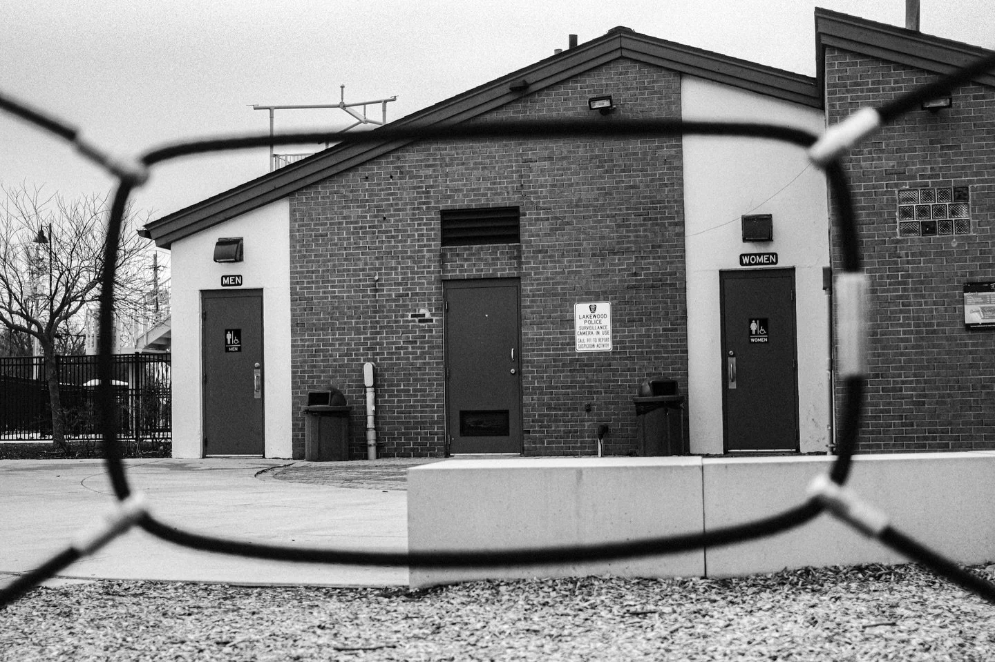 Boxed in
#blackandwhite #monochrome #forestcitycollective #thelandunfiltered #fujifilmx_us