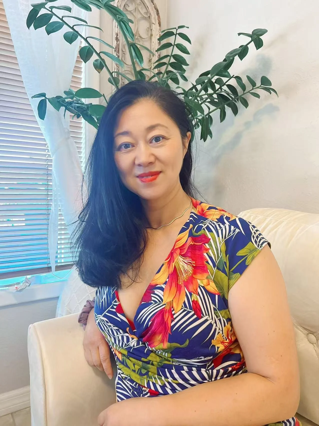 Hi, I’m Sophie, a Licensed Massage Therapist specializing in lymphatic drainage and acupressure