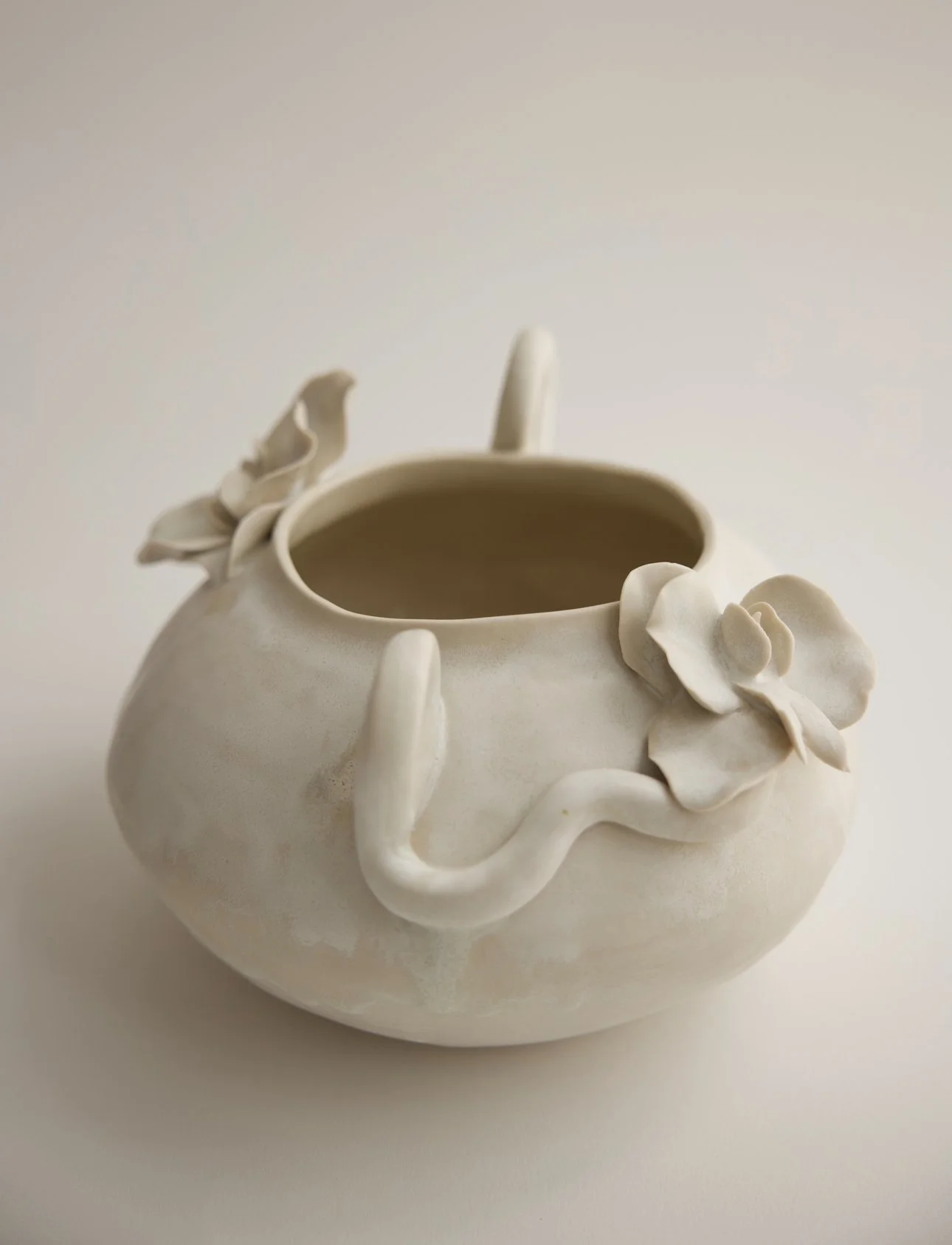 Three of a kind, No. 2
Porcelain ceramics
11 × 6.5 in