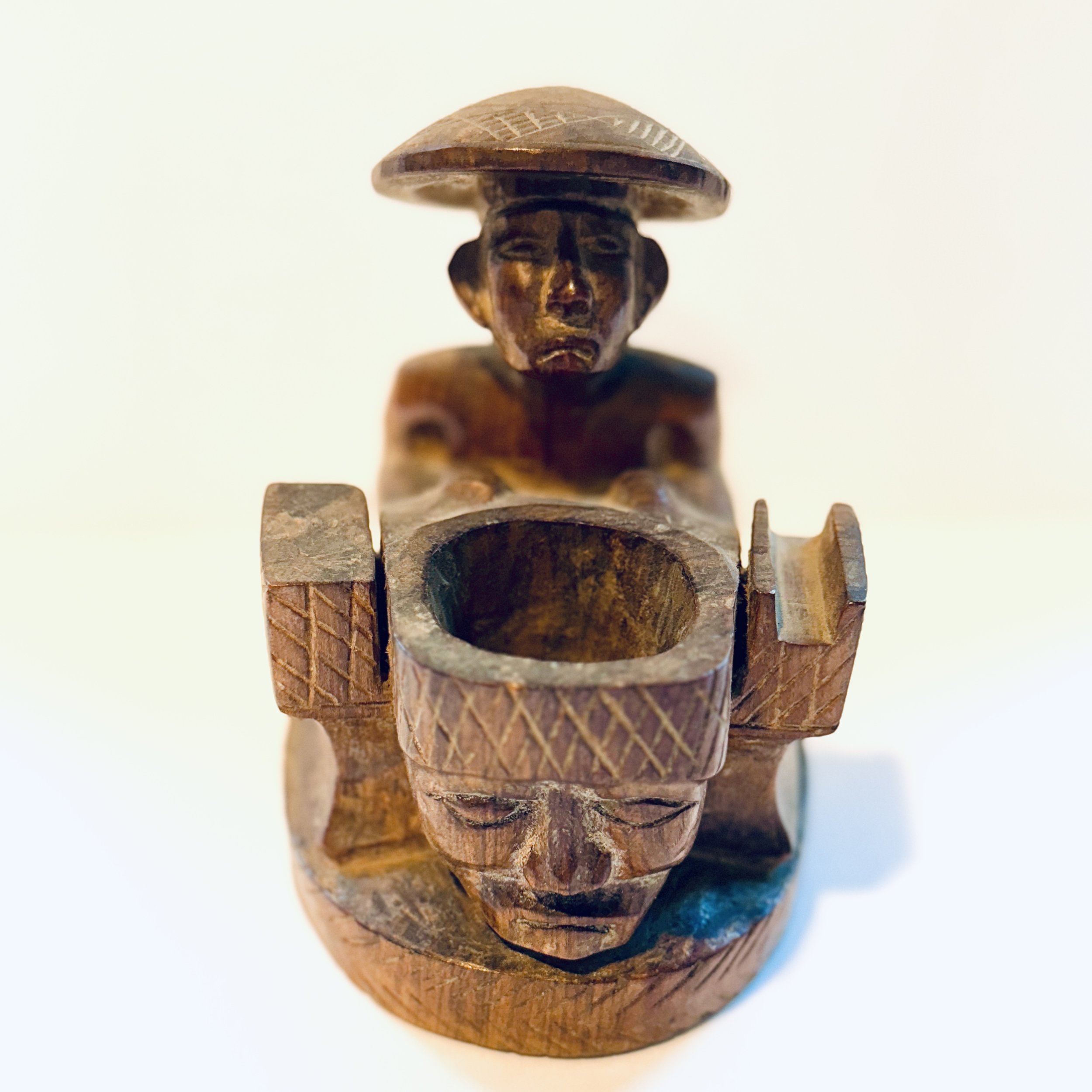 salakot ashtray sculpture.jpg