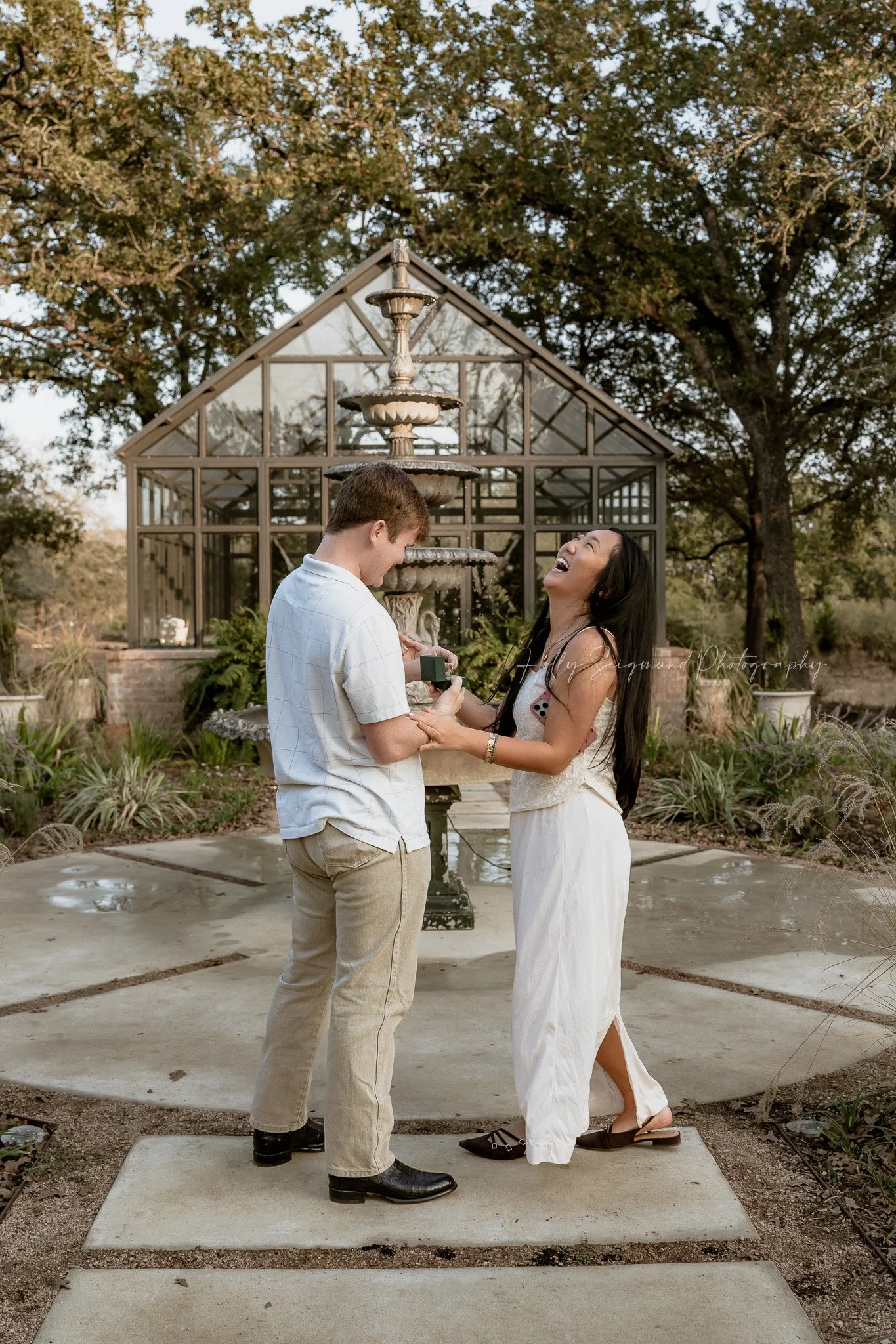06-lee-county-texas-blue-conservatory-engagement.jpg