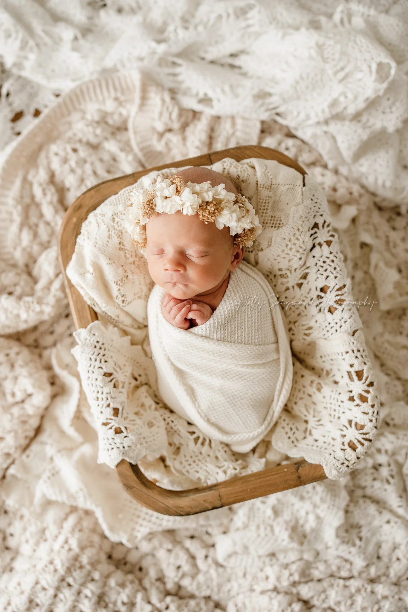 Lee-county-texas-vintage-linen-newborn-photo-session.jpg