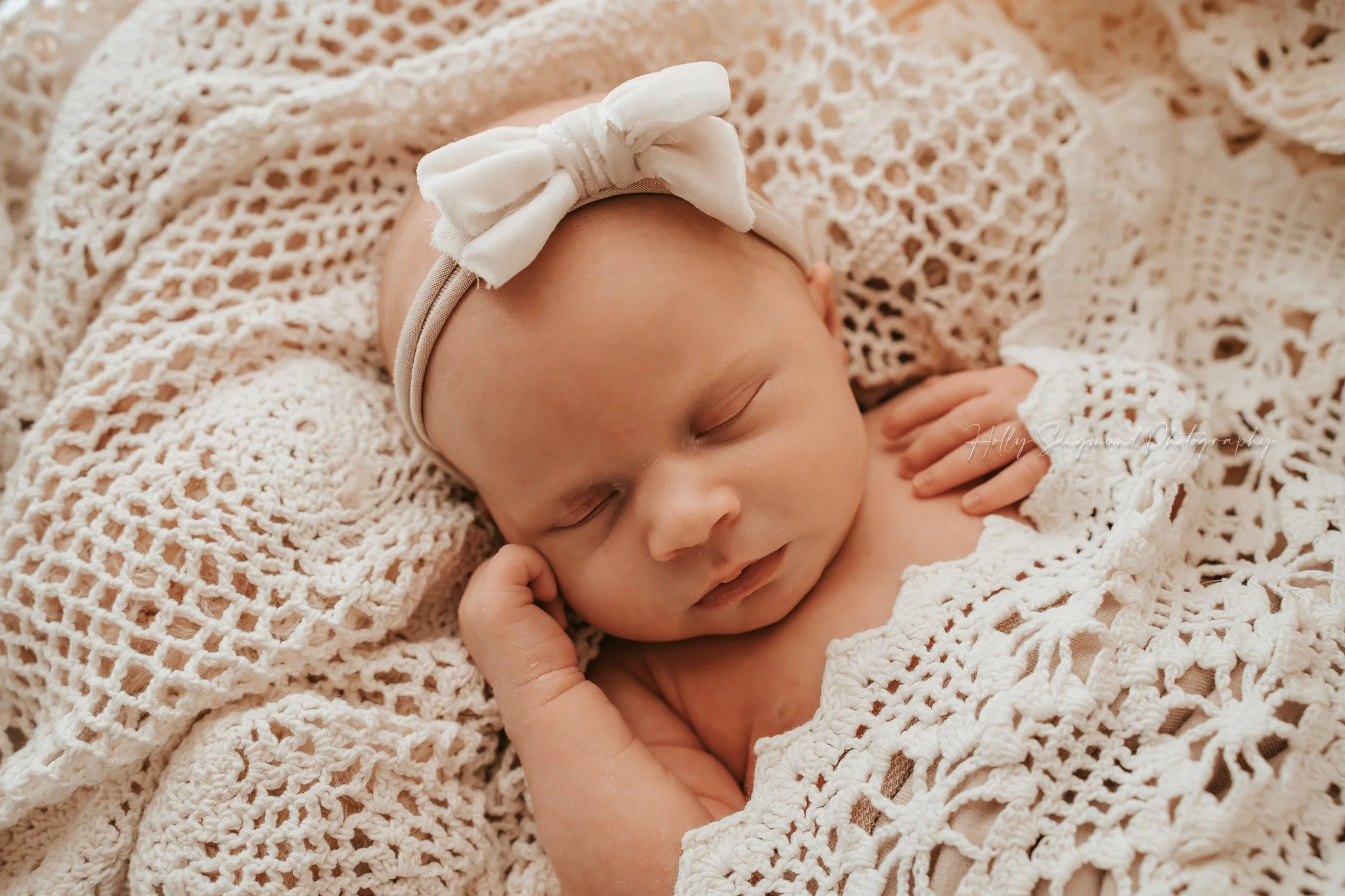1-vintage-linen-central-texas-newborn-photographer.jpg