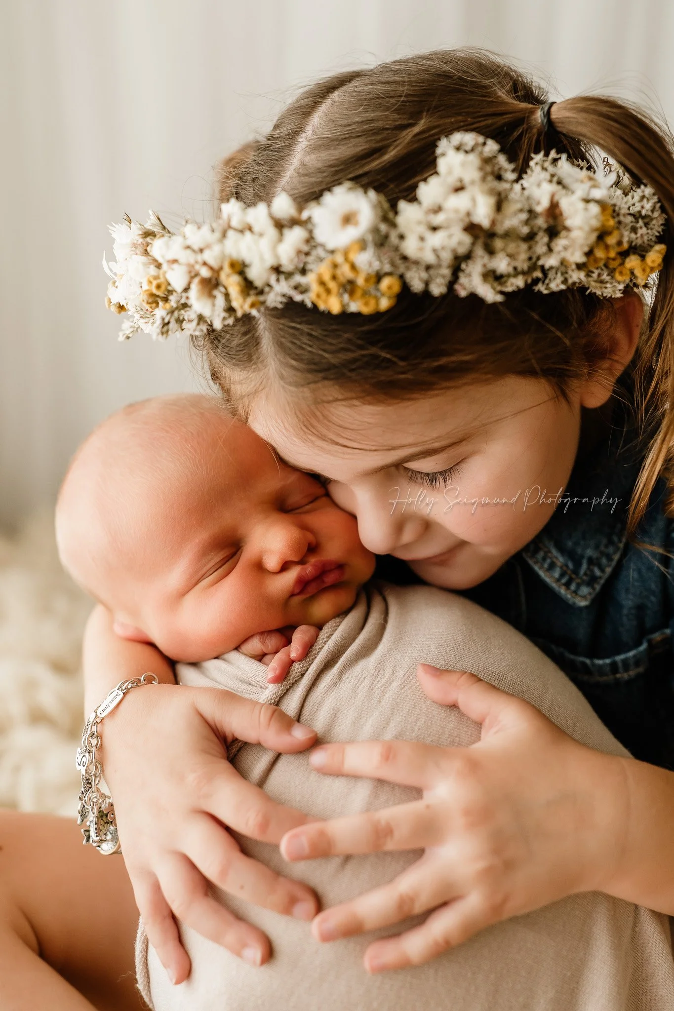 78947-newborn-photo-session-family.jpg