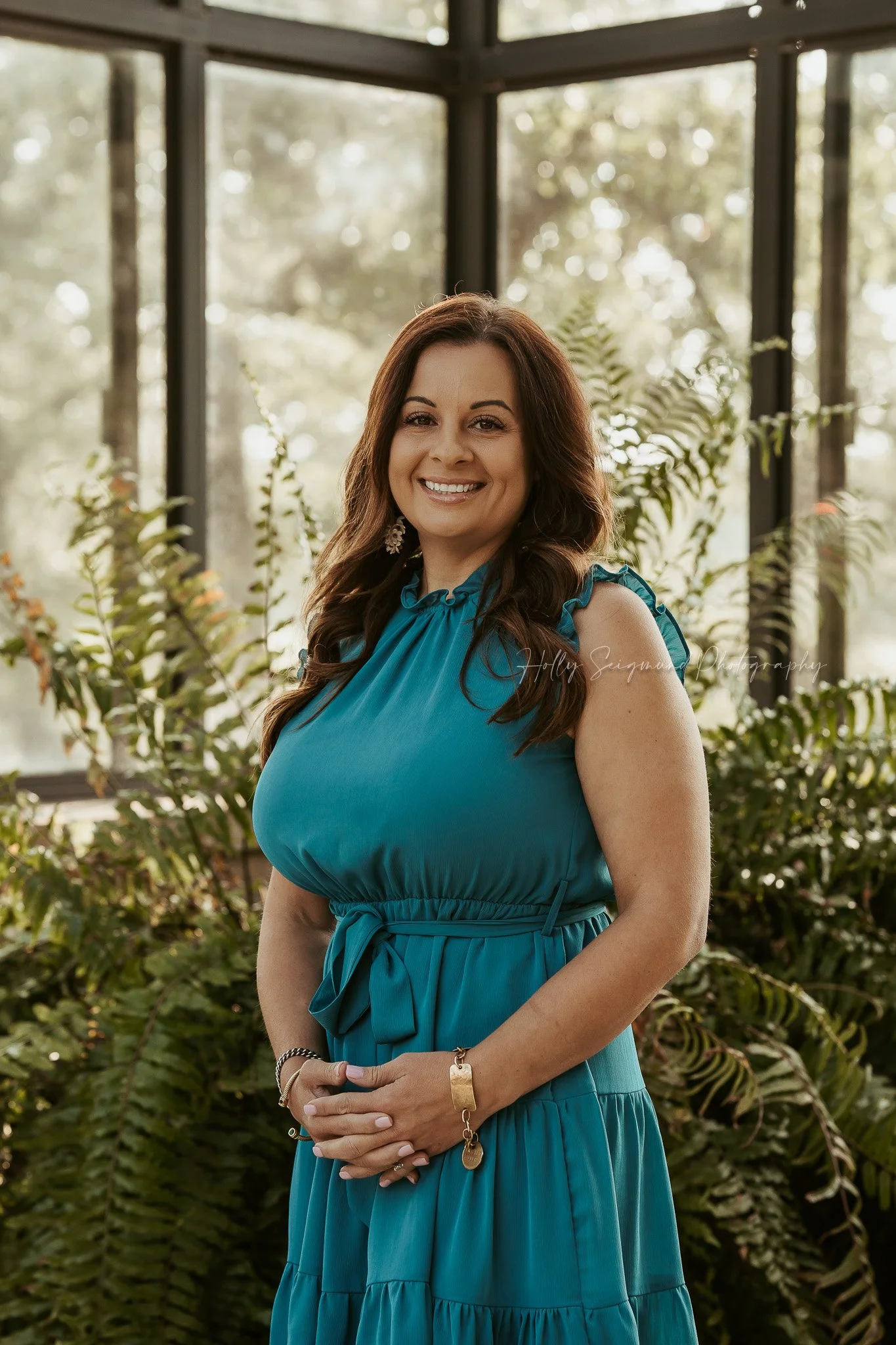 golden hour lifestyle headshot taken outdoors in Central Texas