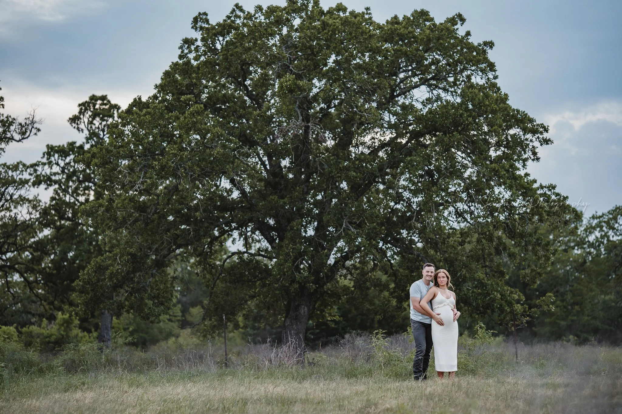 06-maternity-field-couples-session-central-texas.jpg