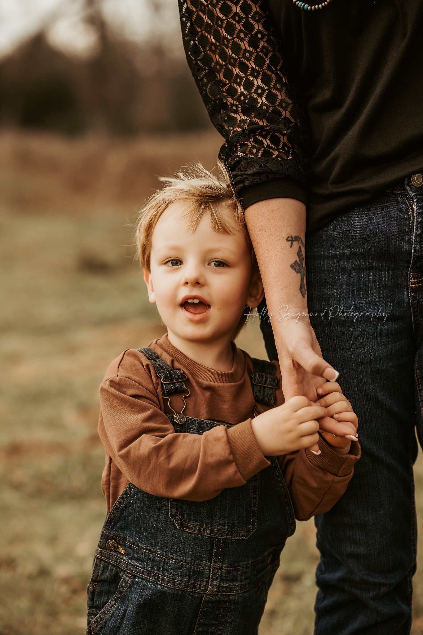 rustic-style birthday photoshoot of a child in the Texas countryside