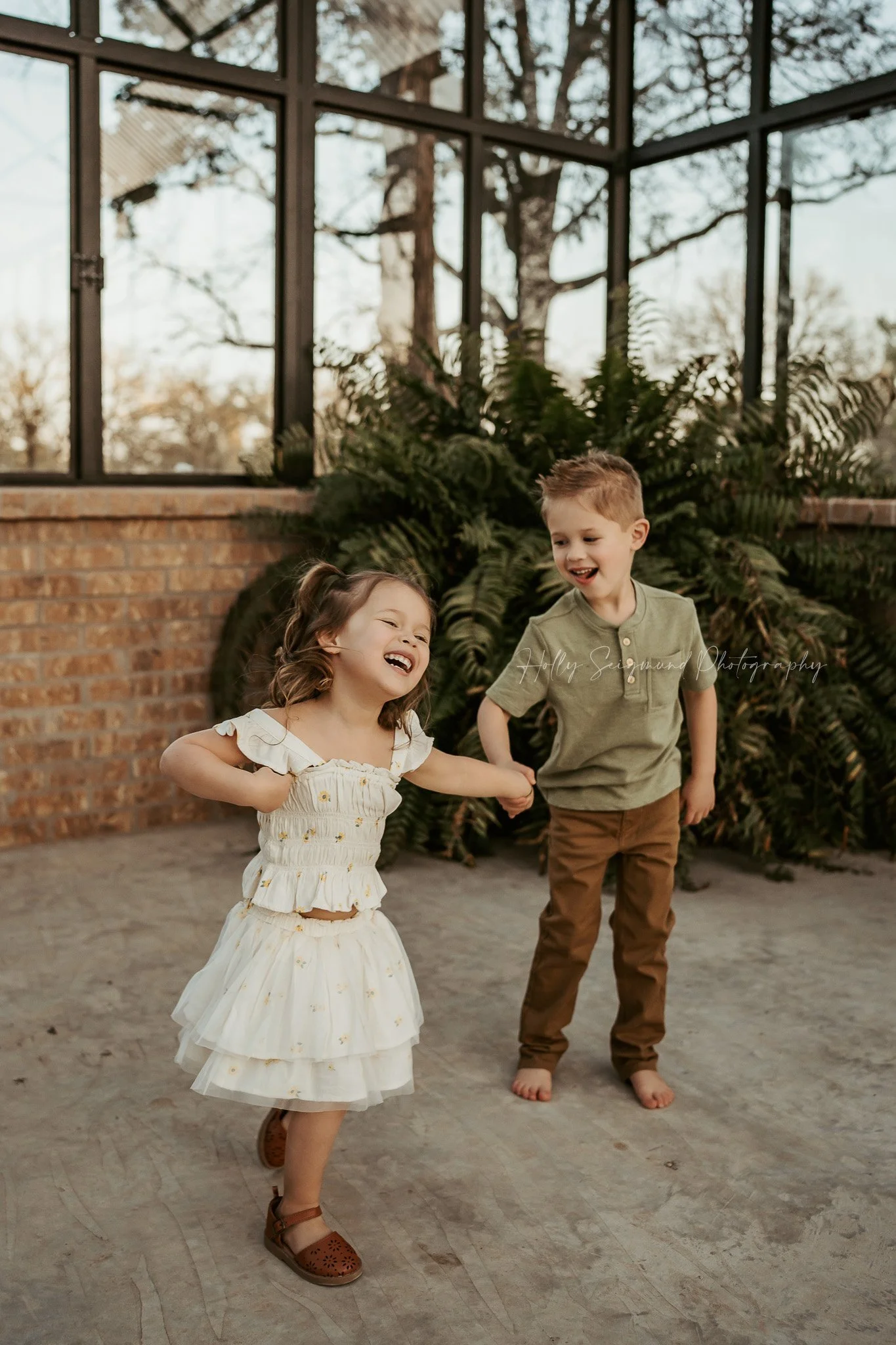 01-taylor-texas-family-photography-blue-conservatory.jpg