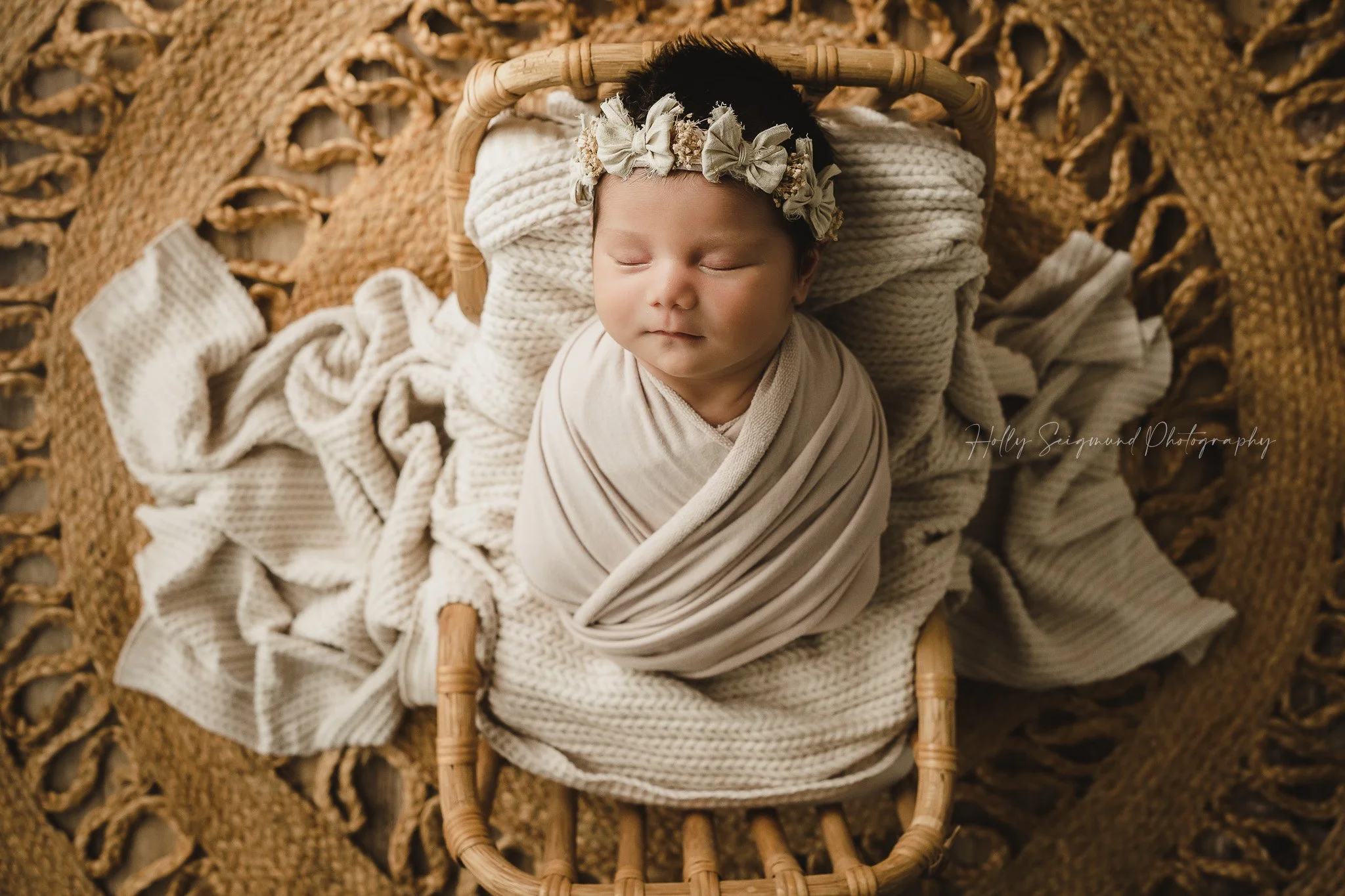 Baby-girl-newborn-photo-session-78947.jpg
