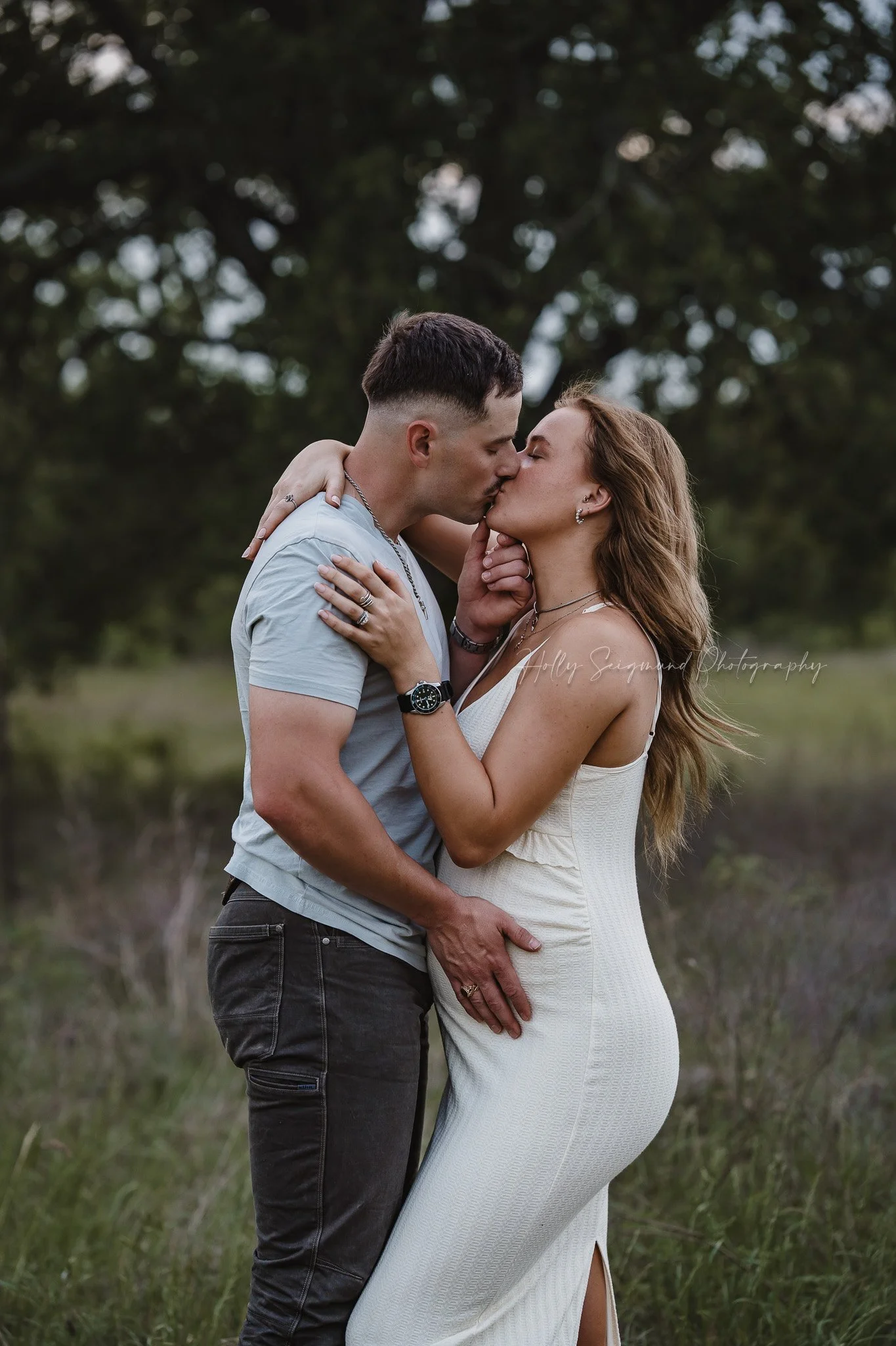 06-field-couples-maternity-session-central-texas.jpg