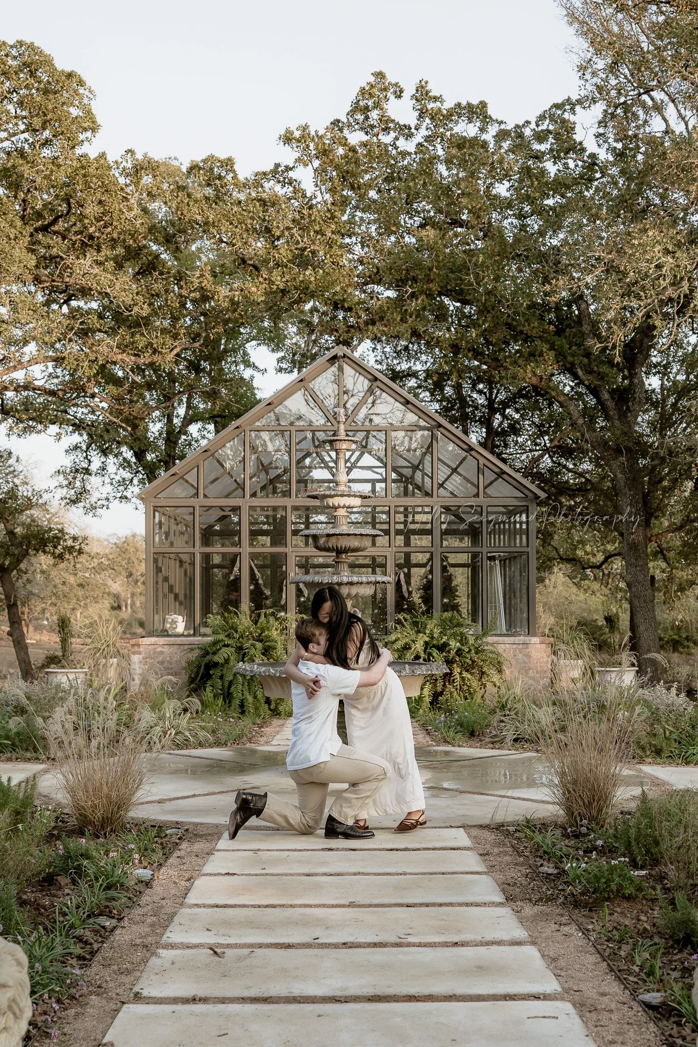 06-blue-conservatory-engagement-photography.jpg