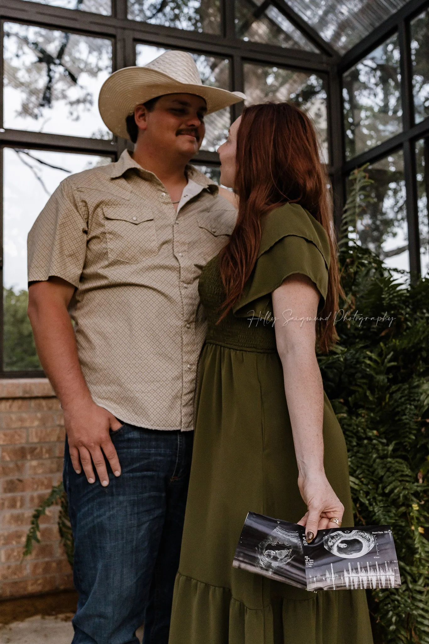 07-blue-conservatory-maternity-session-78947.jpg
