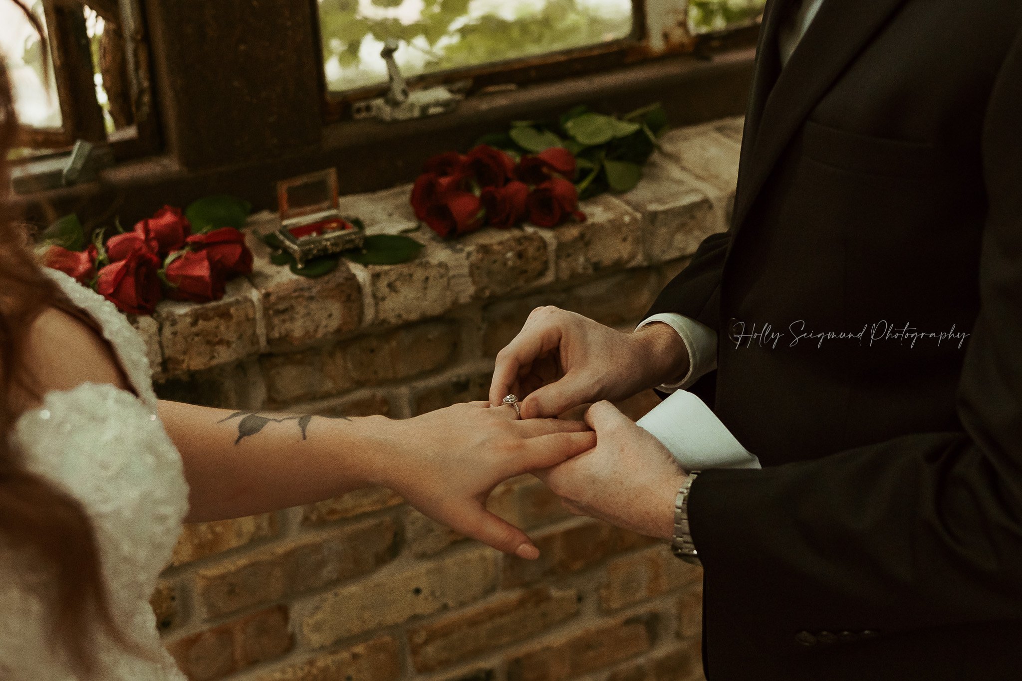 02-austin-wedding-photographer-sekrit-theater.jpg