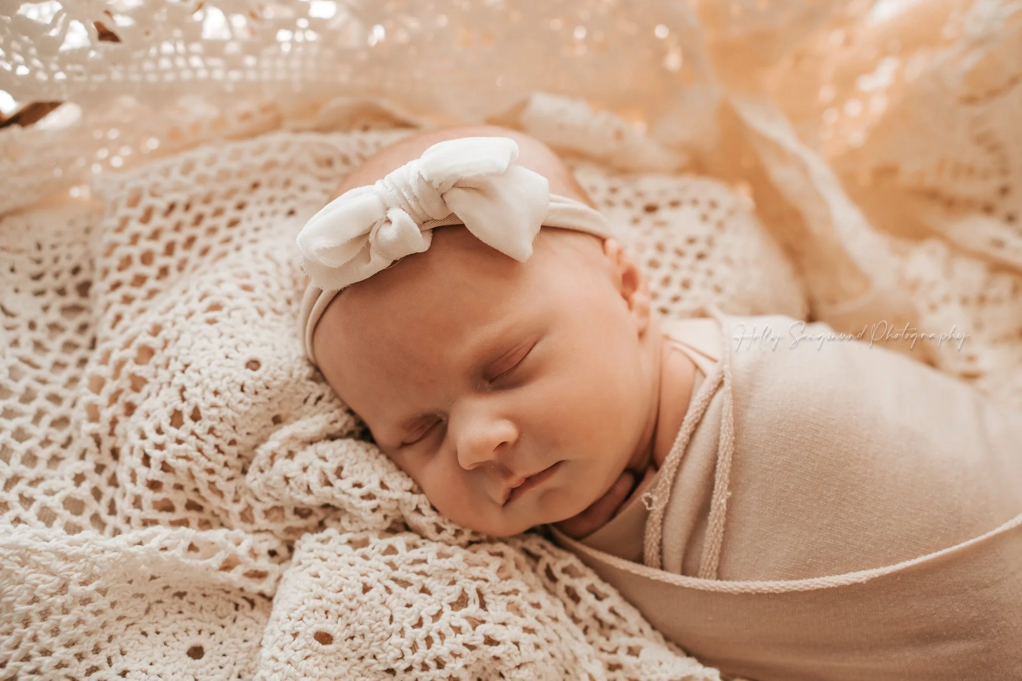 girls-vintage-linen-central-texas-newborn.jpg