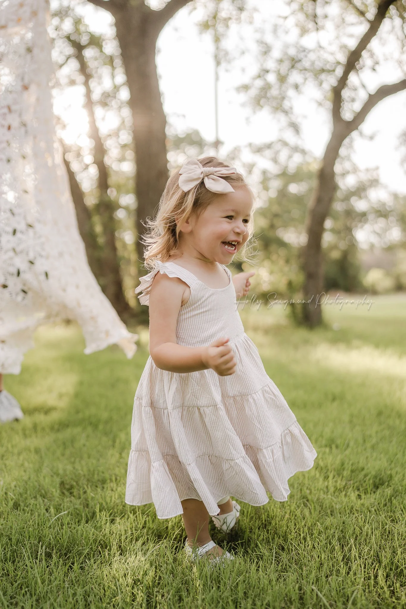 spring birthday session of a 3-year-old girl photographed in Central Texas