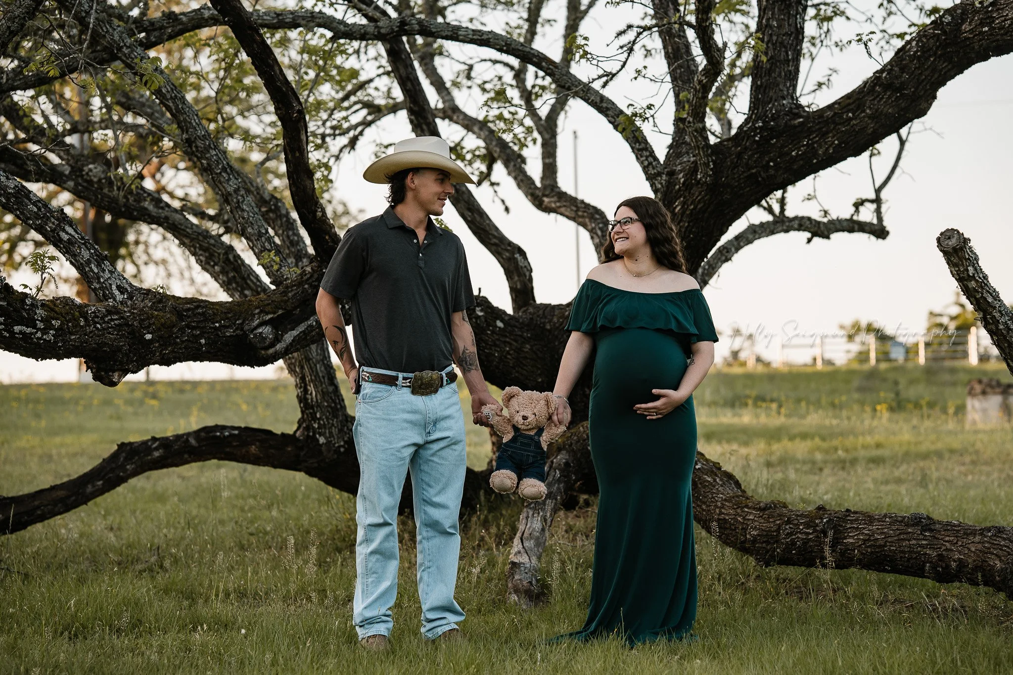 05-couples-maternity-session-lee-county-texas.jpg