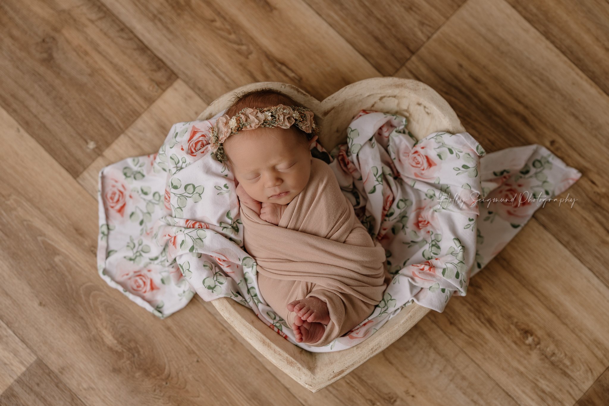78947-newborn-photographer-heart-bowl.jpg
