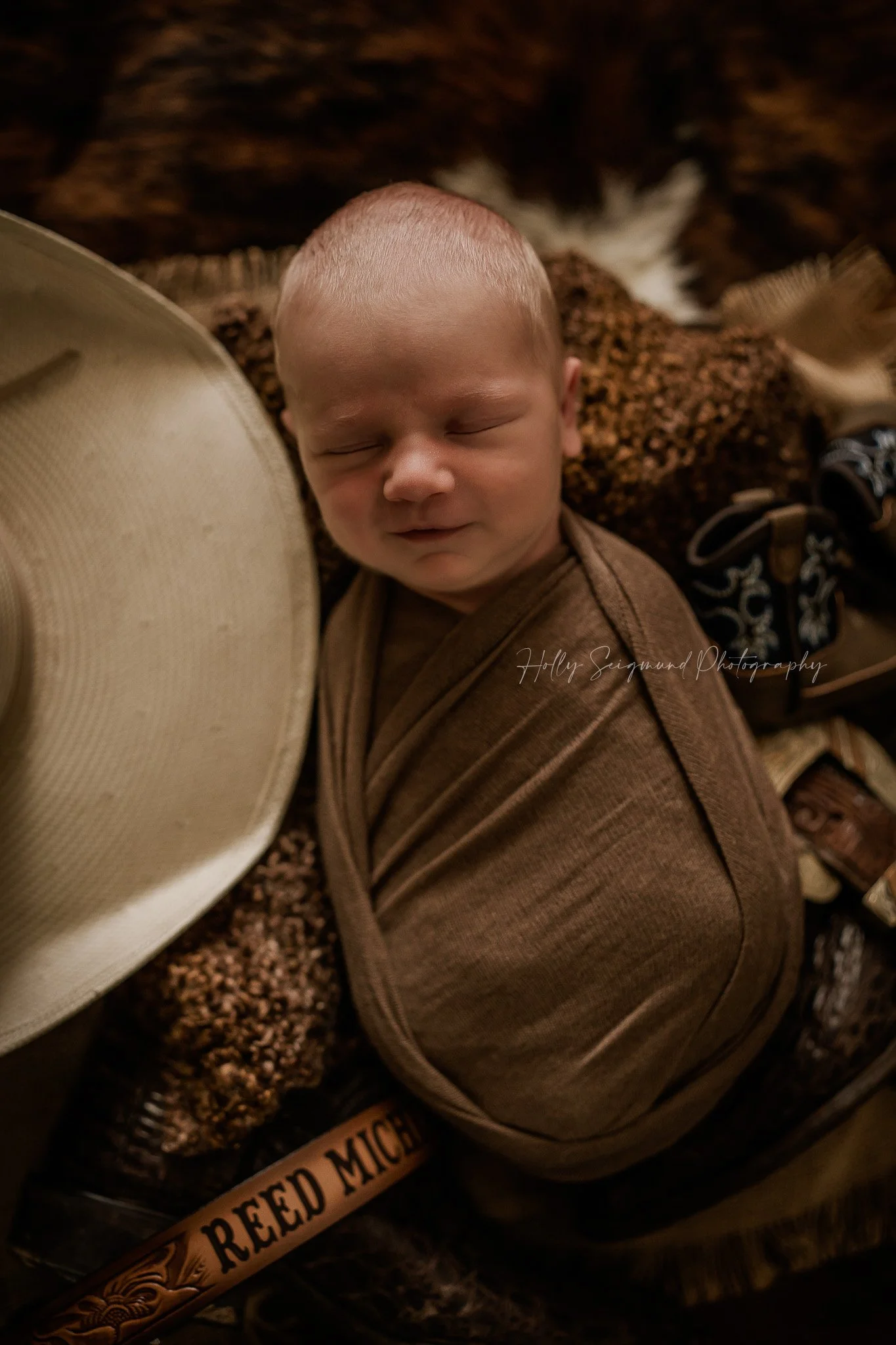 Western-newborn-photo-78947.jpg