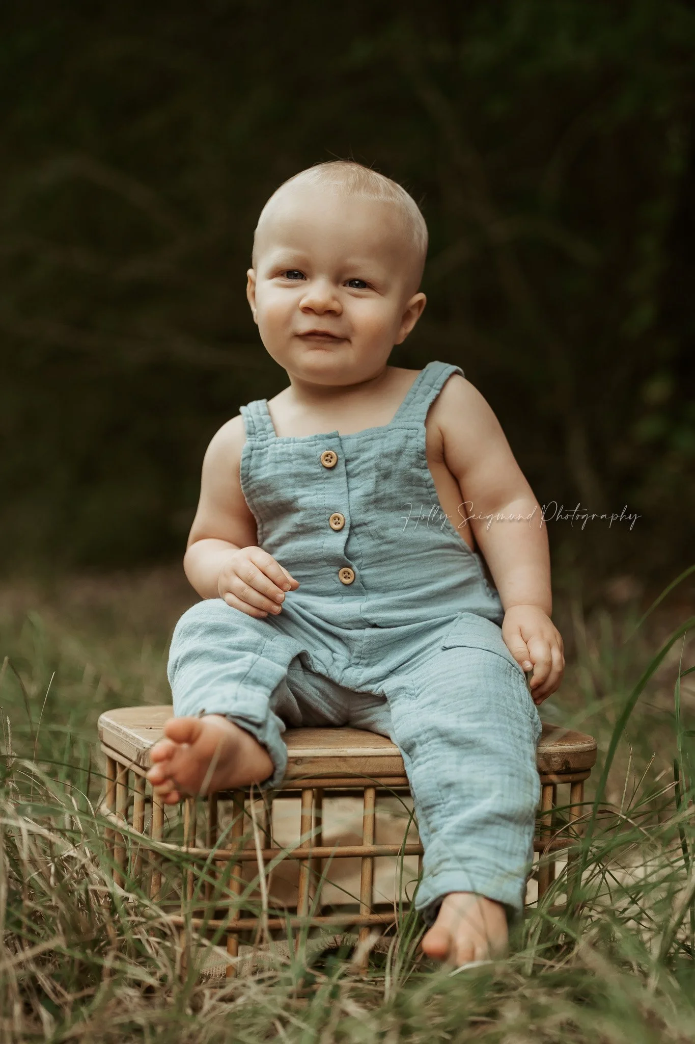 Simple outdoor natural light first birthday photos in Central Texas