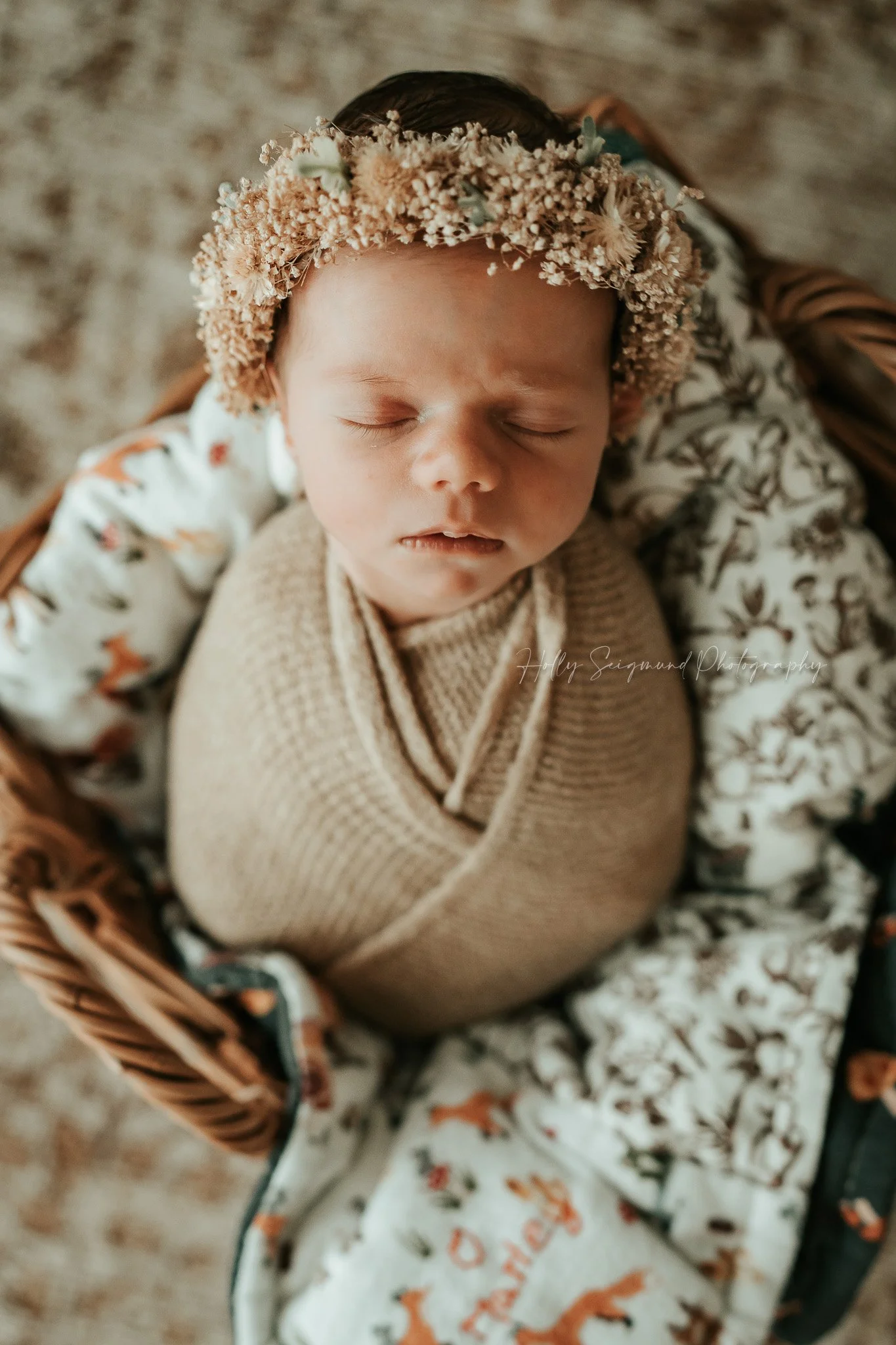 Boho-newborn-photographer-central-texas.jpg