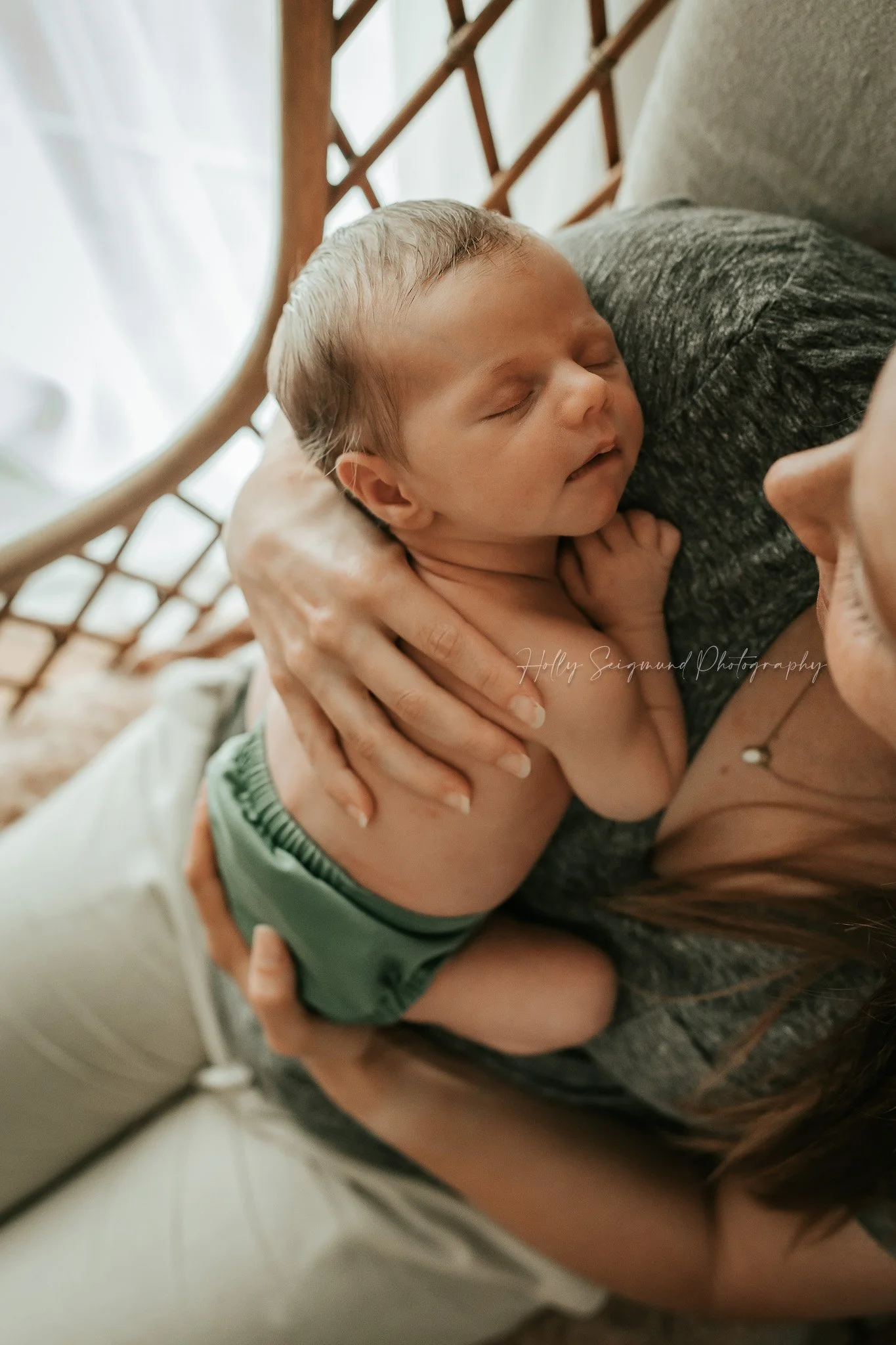 Lee-county-lifestyle-newborn-photographer.jpg