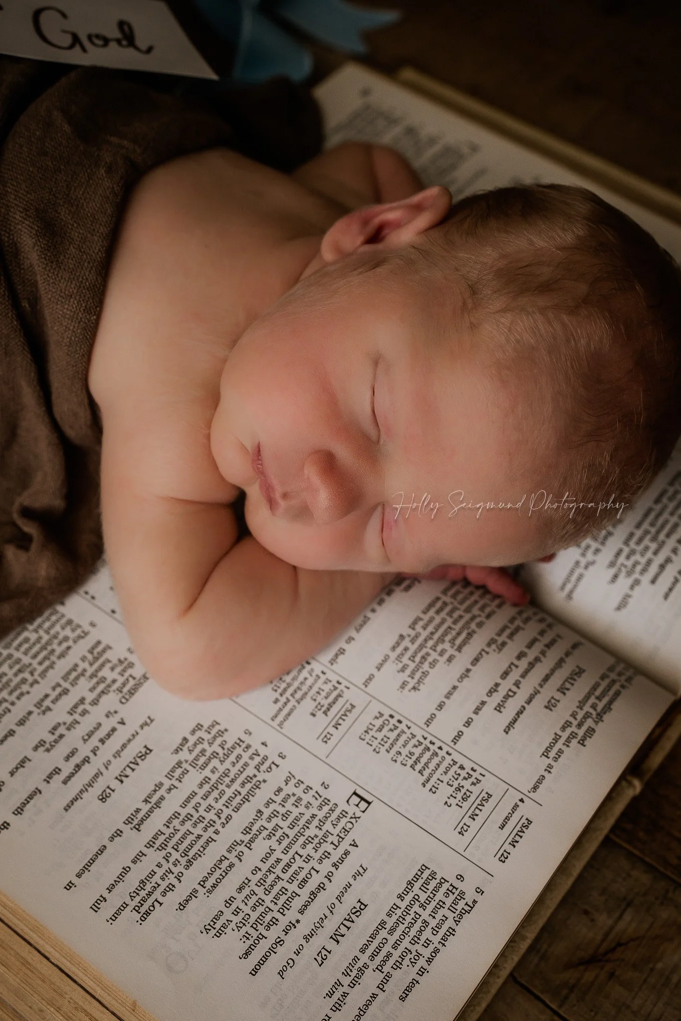 Newborn-studio-session-78947.jpg
