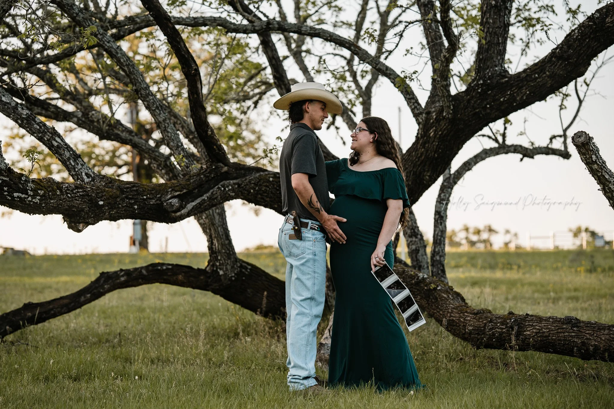 05-maternity-photographer-lee-county-texas.jpg