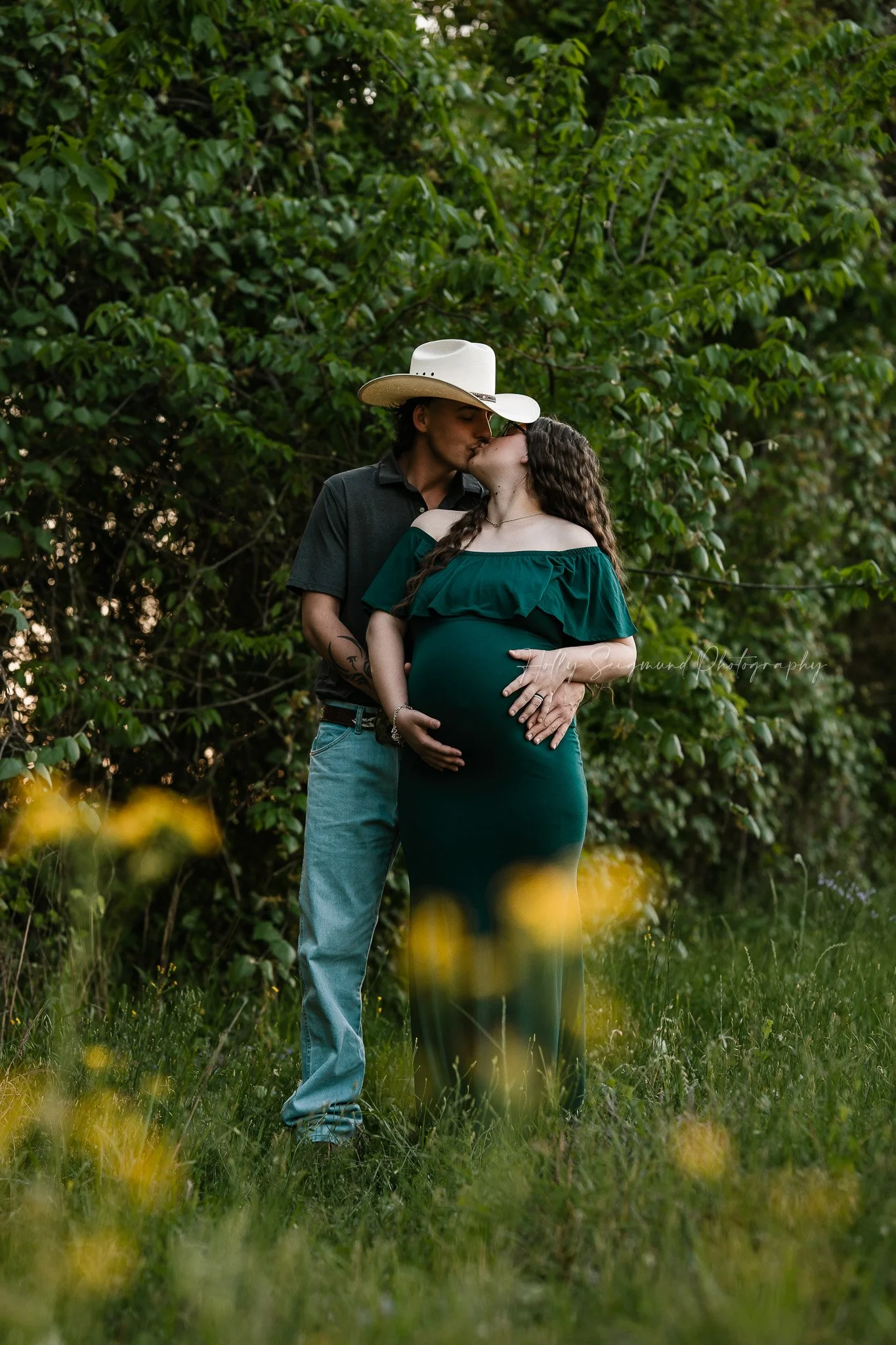 05-spring-maternity-session-lee-county-texas.jpg
