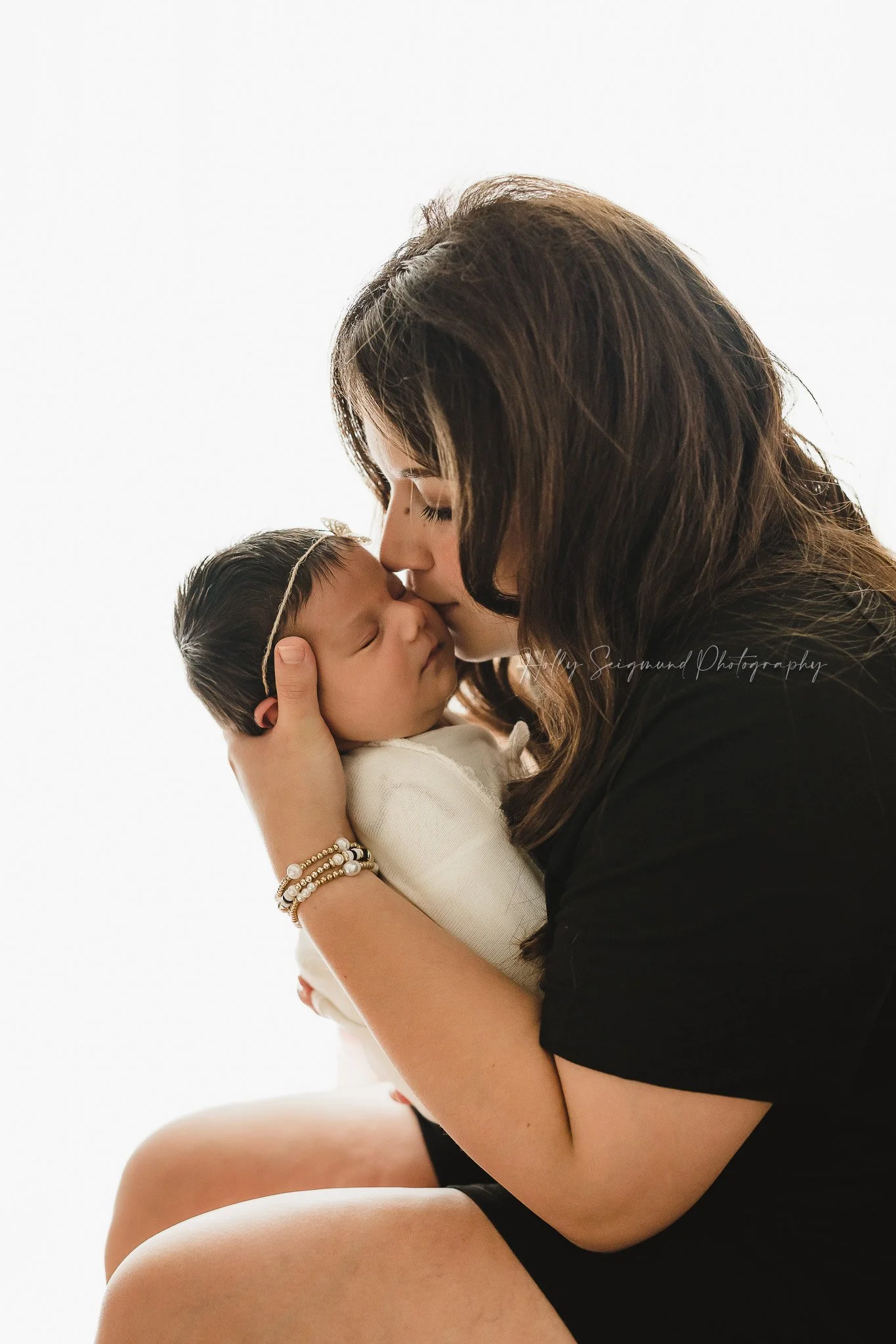 Lifestyle-newborn-photographer-central-texas.jpg