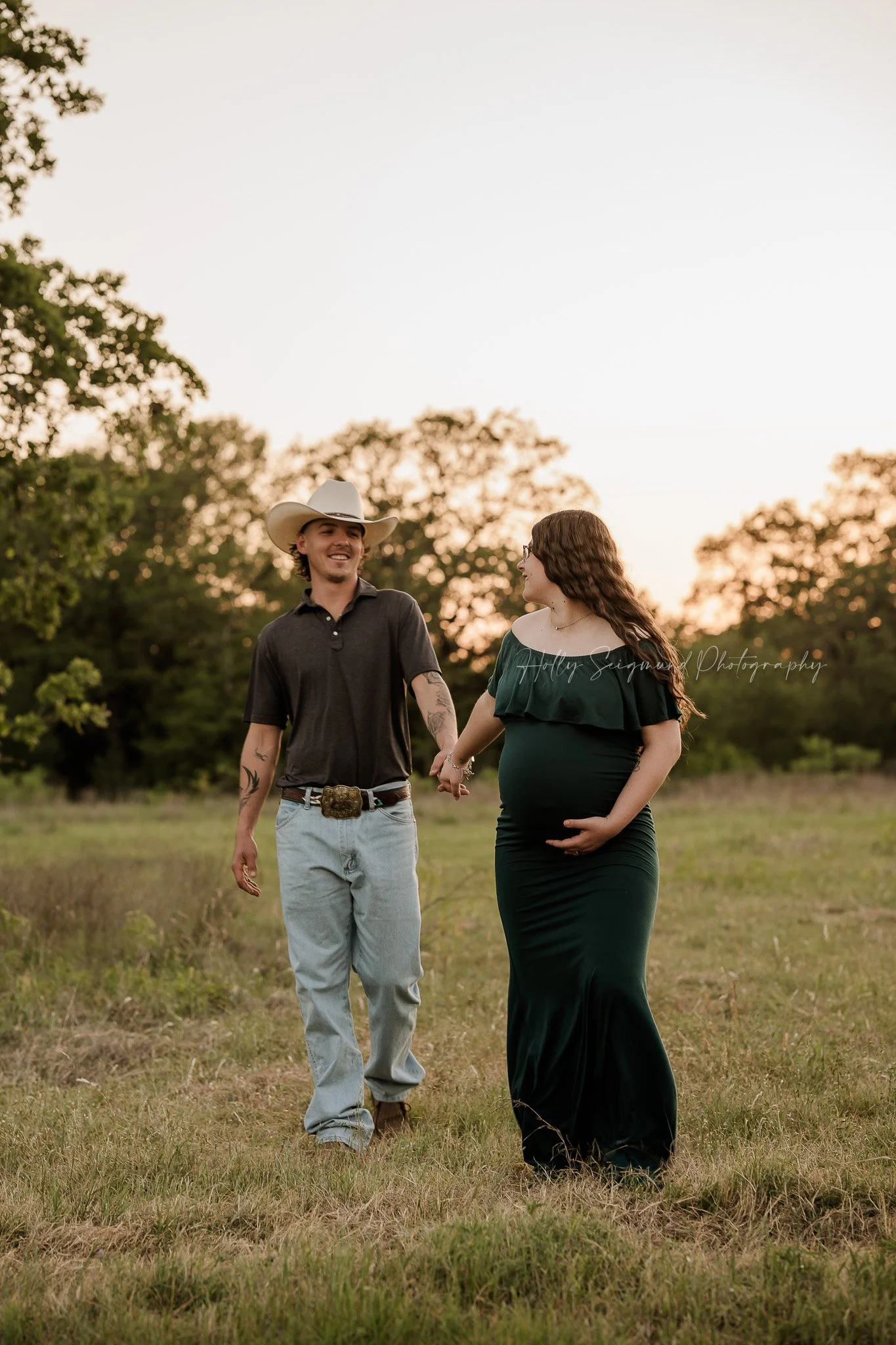 05-golden-hour-maternity-lee-county-texas.jpg