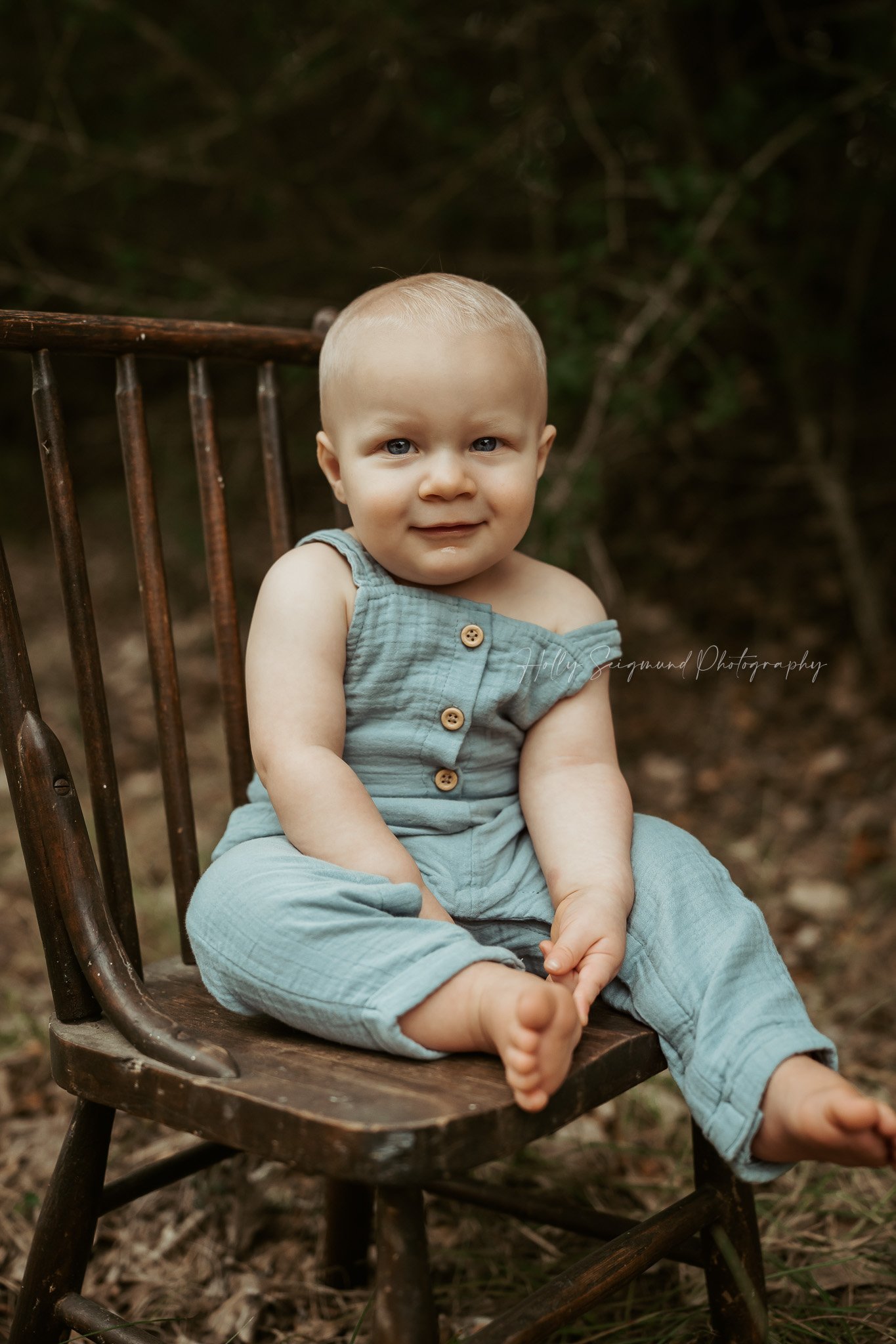 austin-one-year-old-boy-first-birthday-outdoor-session.jpg
