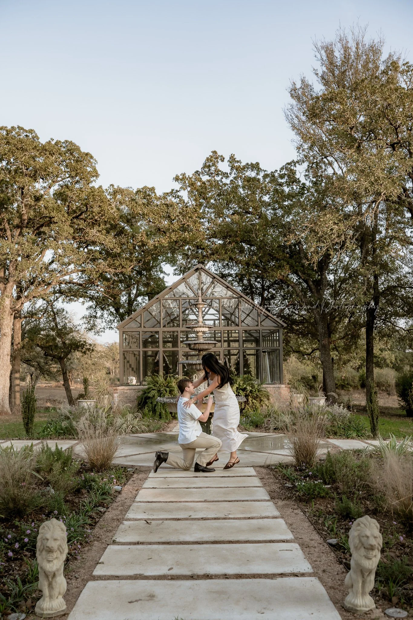 06-blue-conservatory-engagement-session.jpg