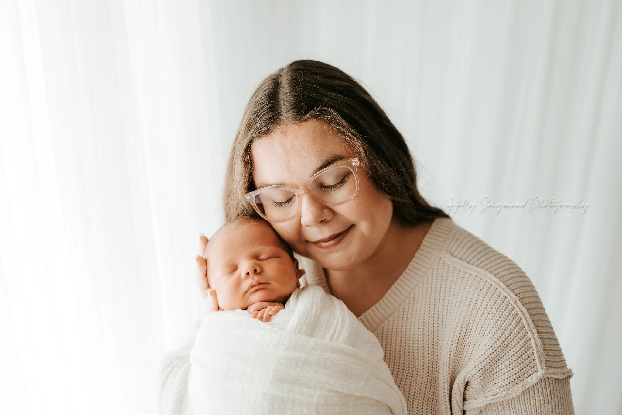 78947-lifestyle-newborn-photo.jpg