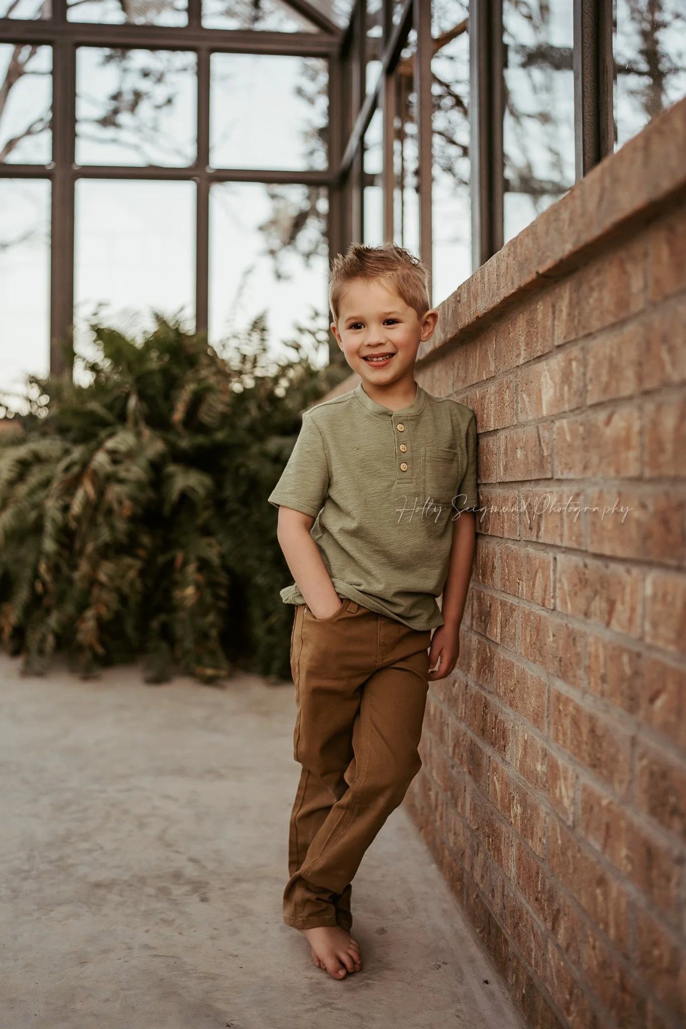 01-lee-county-texas-family-photography-blue-conservatory.jpg