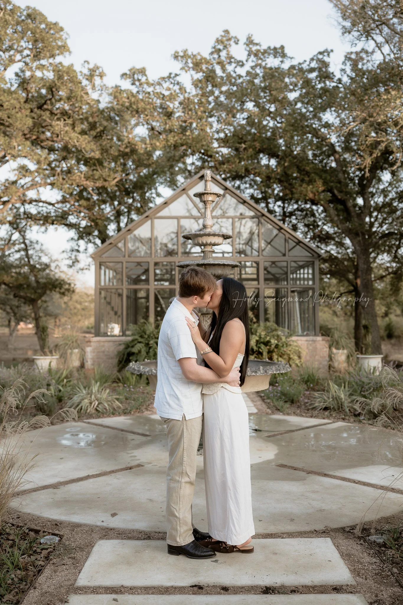 06-wedding-photographer-blue-conservatory-lee-county-texas.jpg