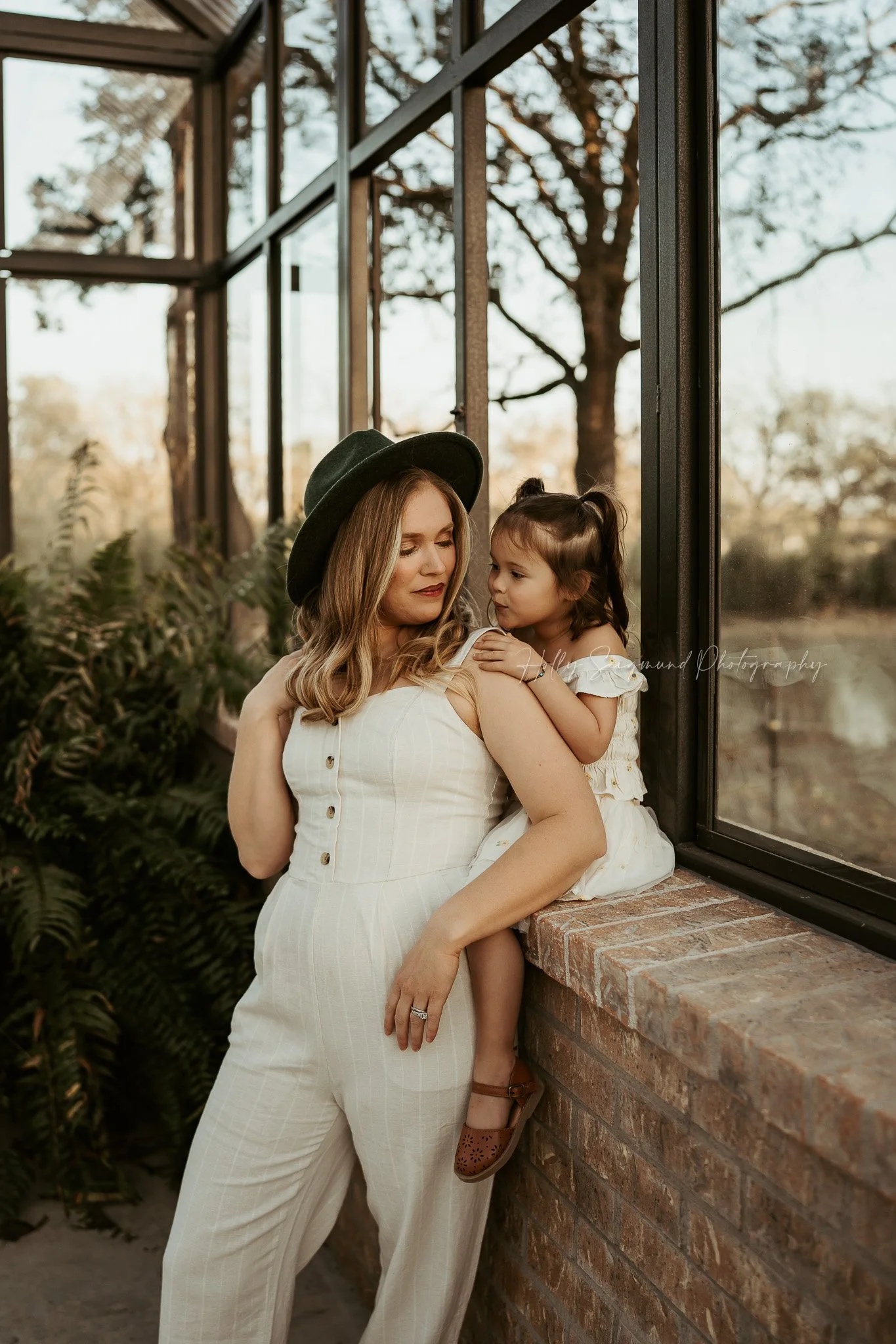 01-family-photography-lee-county-texas-blue-conservatory.jpg