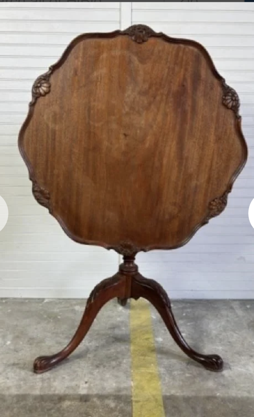 Mahogany Tilt Top Side Table - 26"R 28"H
