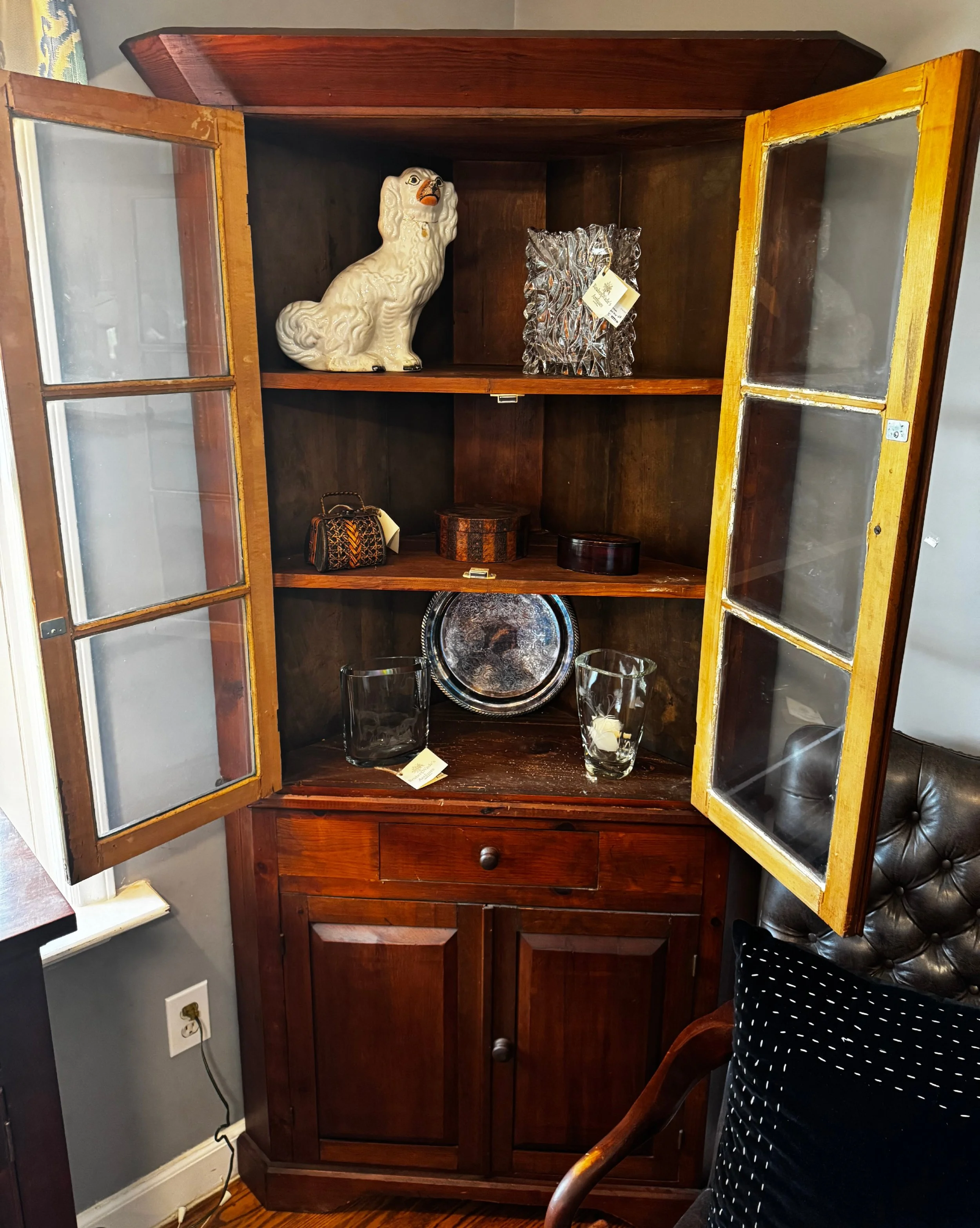 American Federal Black Walnut Corner Cabinet, Virginia, Circa 1770