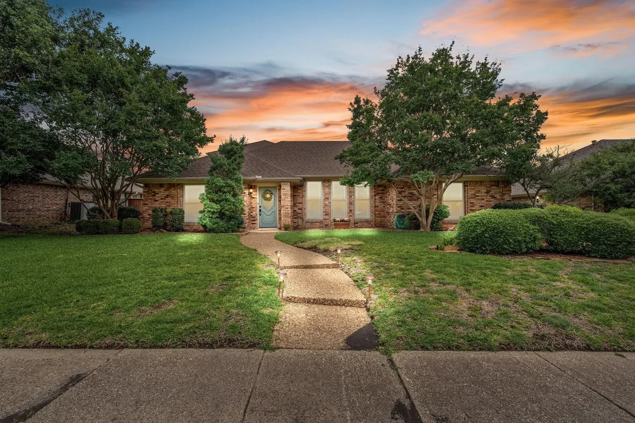 2305 Delmar Drive Plano, Texas 75075 - brenda sukenik_1.webp