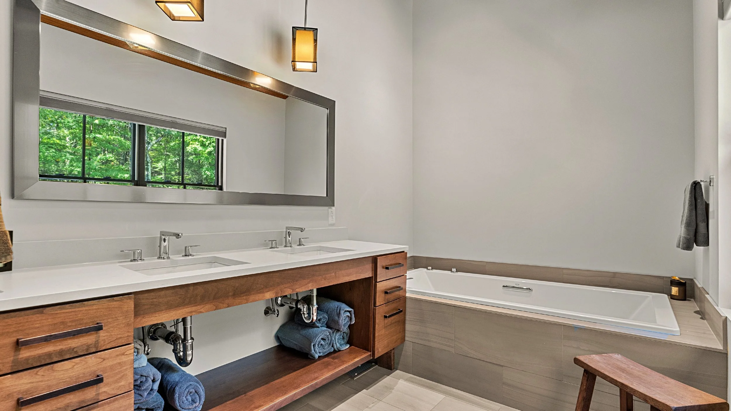 Primary Bath, Jet Tub + Double Sinks + Separate WC