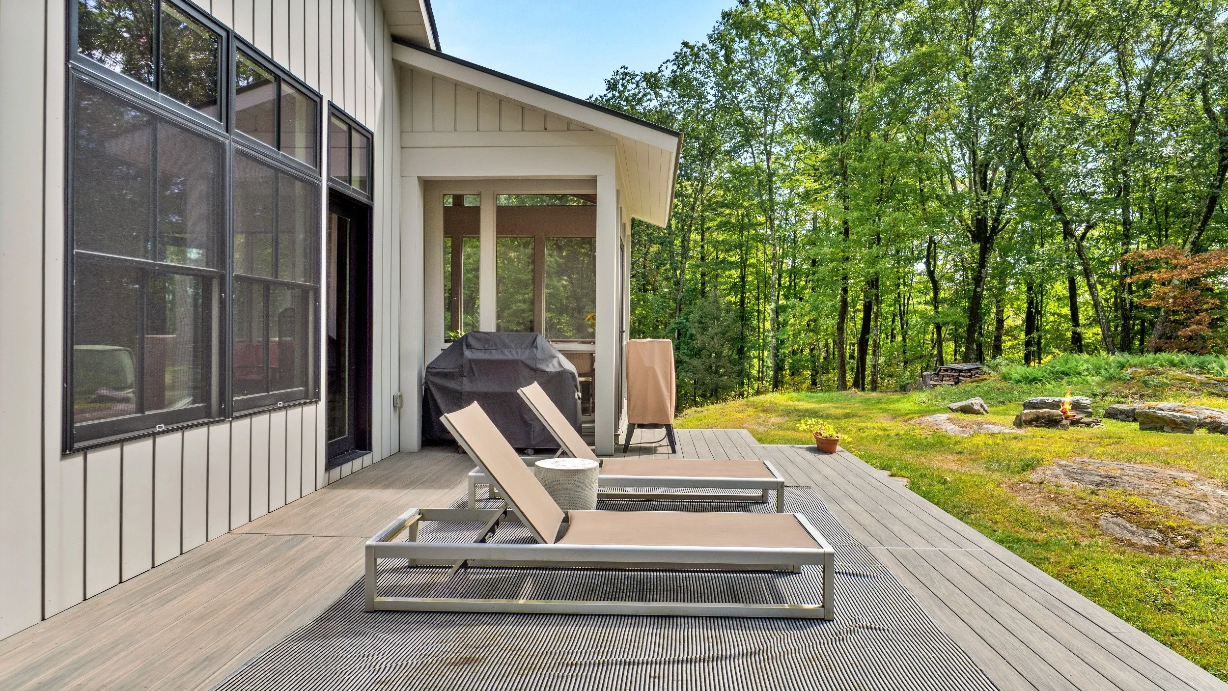 Deck, Grill + Smoker