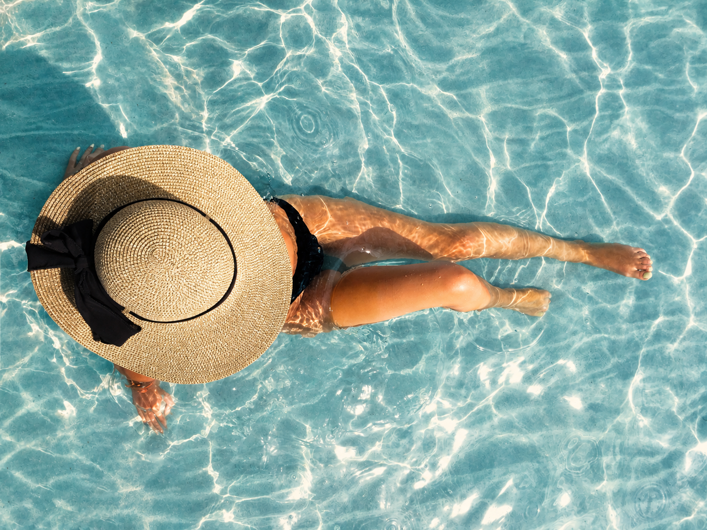 Sonora Editorial Poolside Lifestyle - Sonora Studios