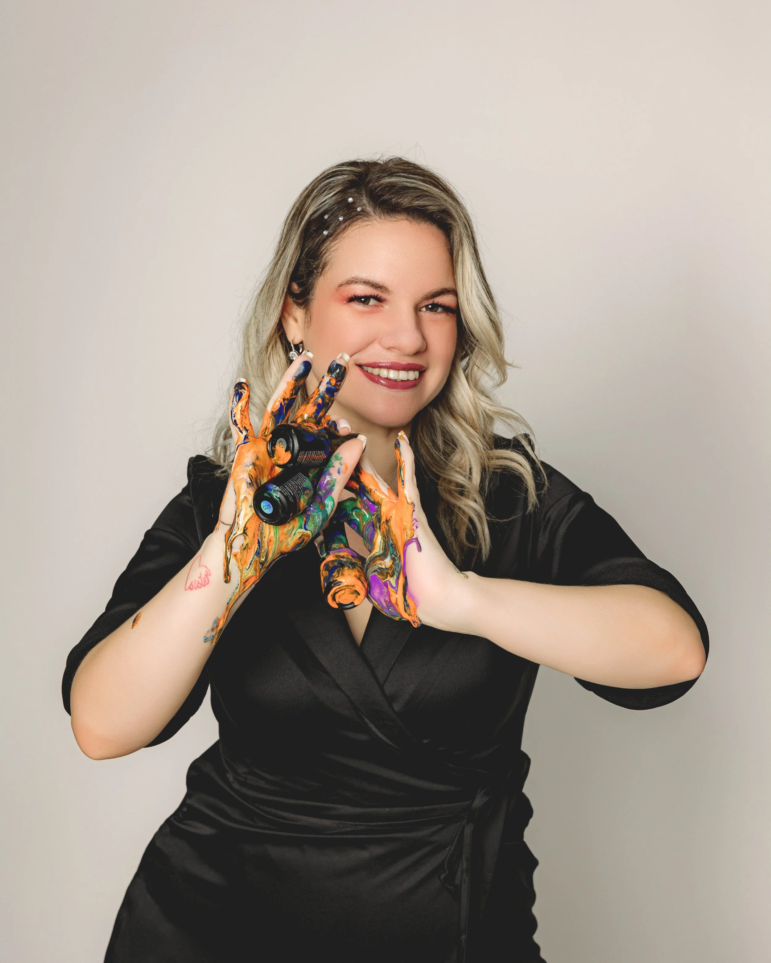 Impulsa tu carrera con las técnicas de uñas más avanzadas del mercado. En Daylook Academy, transformamos tu talento en resultados profesionales.